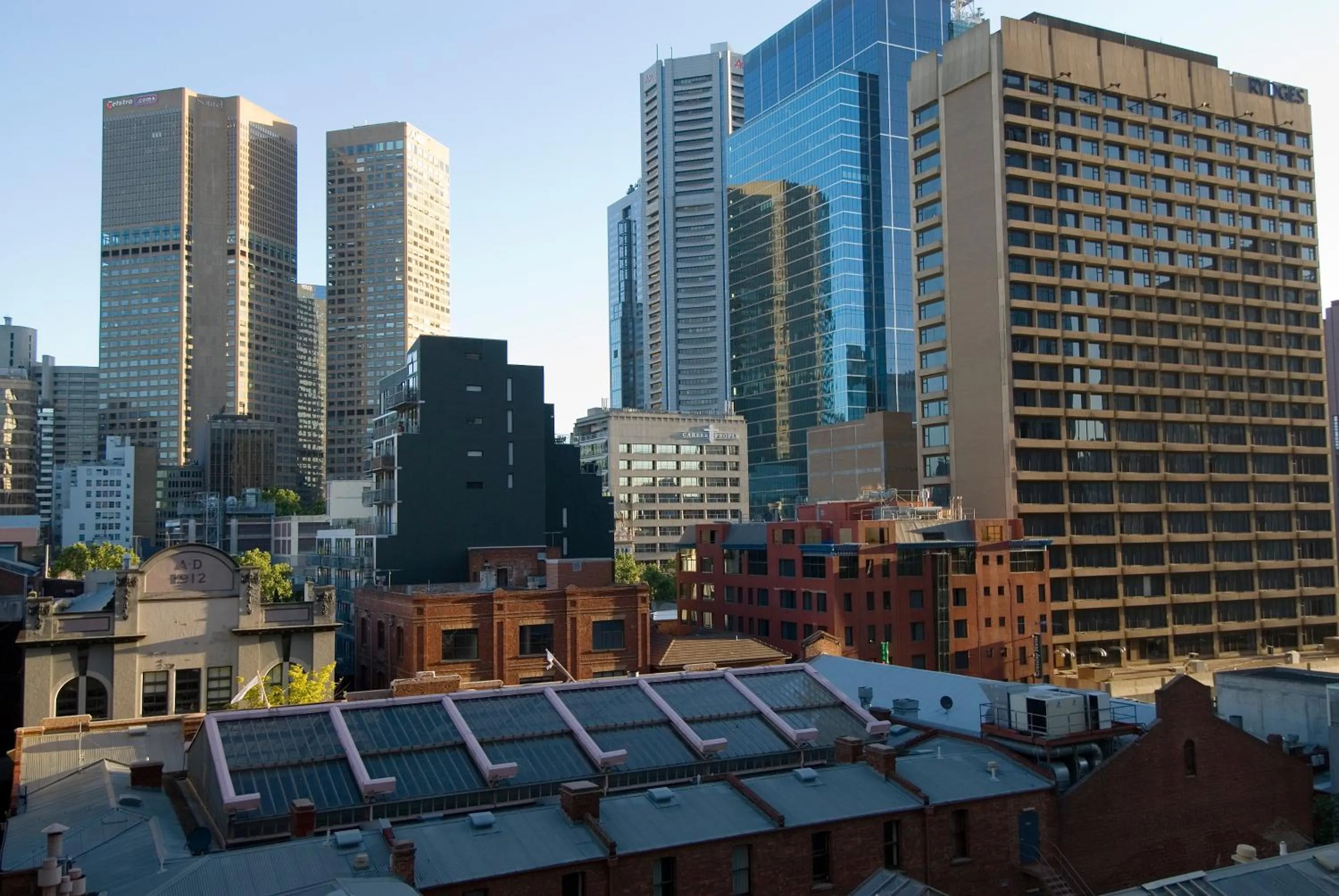 Facade/entrance in Oaks Melbourne on Lonsdale Suites