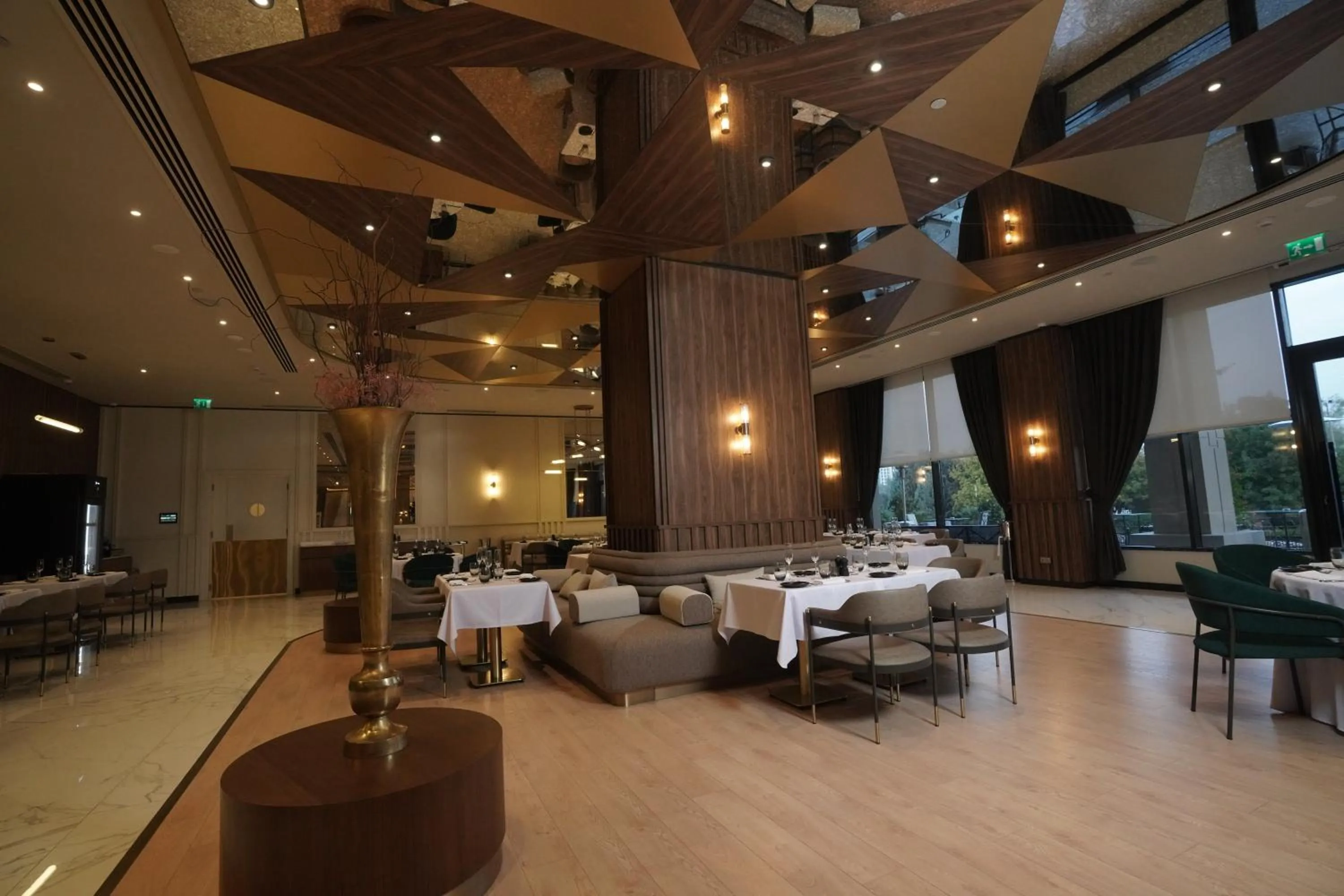 Restaurant/places to eat in Divan Erbil Hotel
