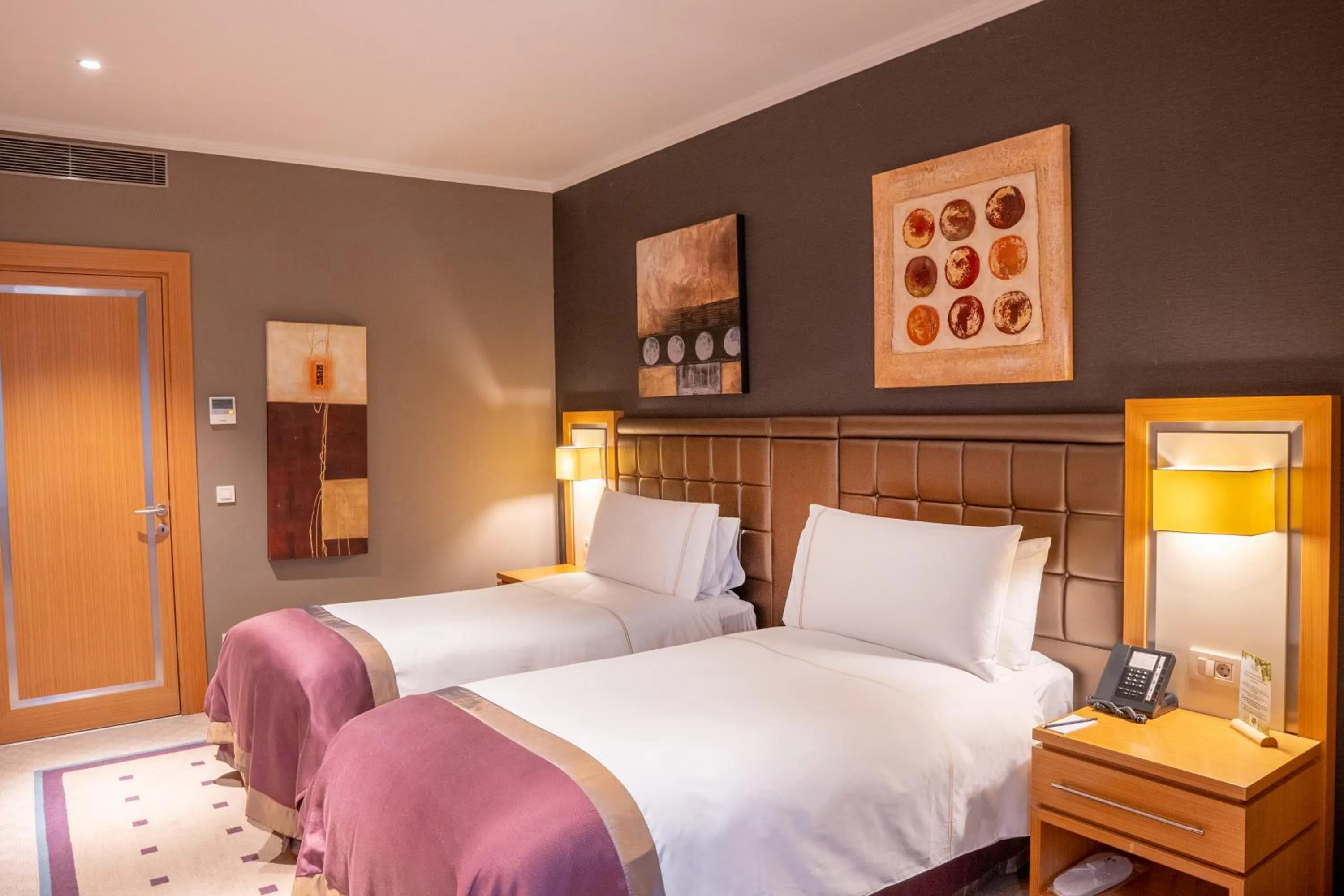 Bedroom, Bed in Divan Erbil Hotel