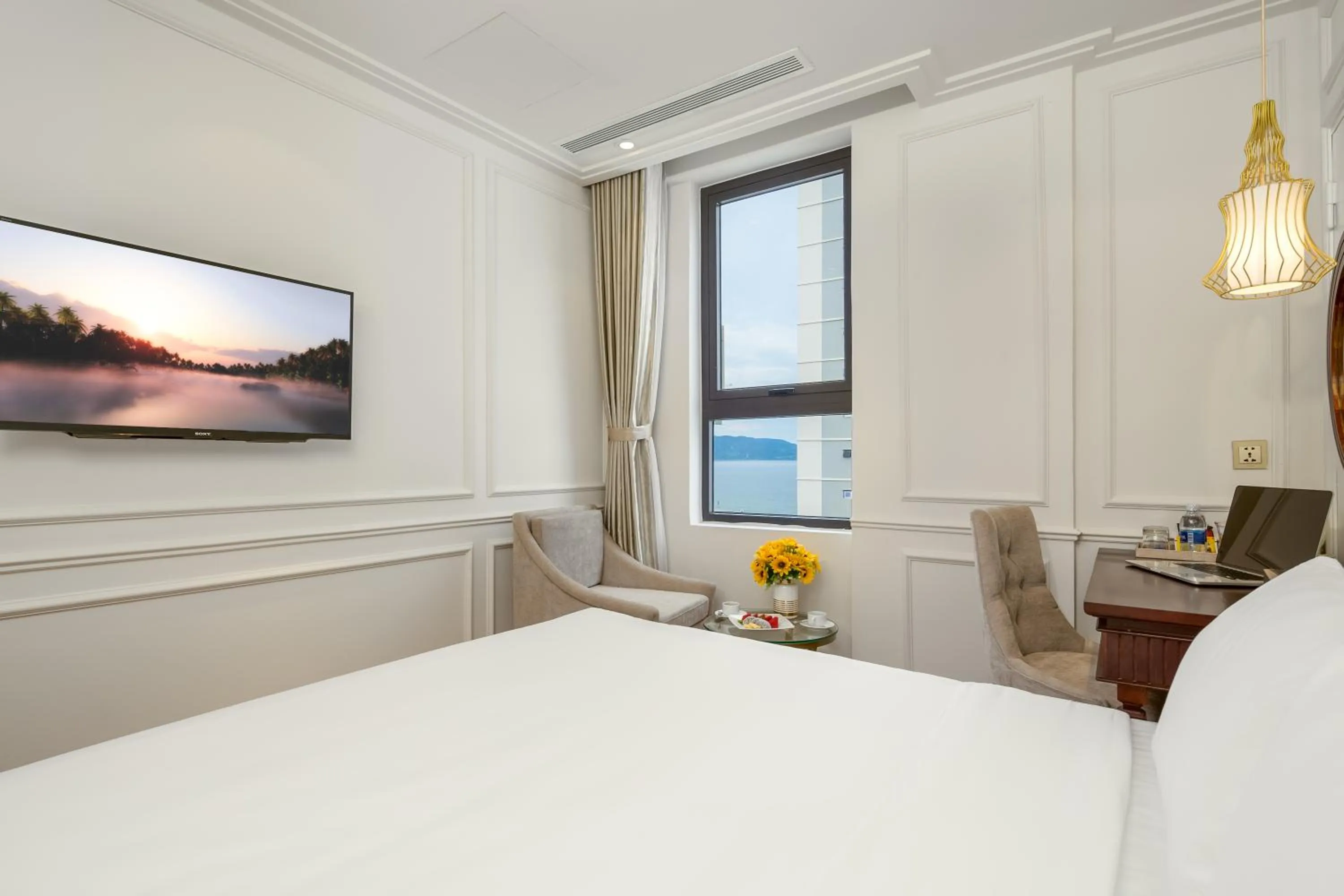 room service, Bed in Menora Grand Da Nang