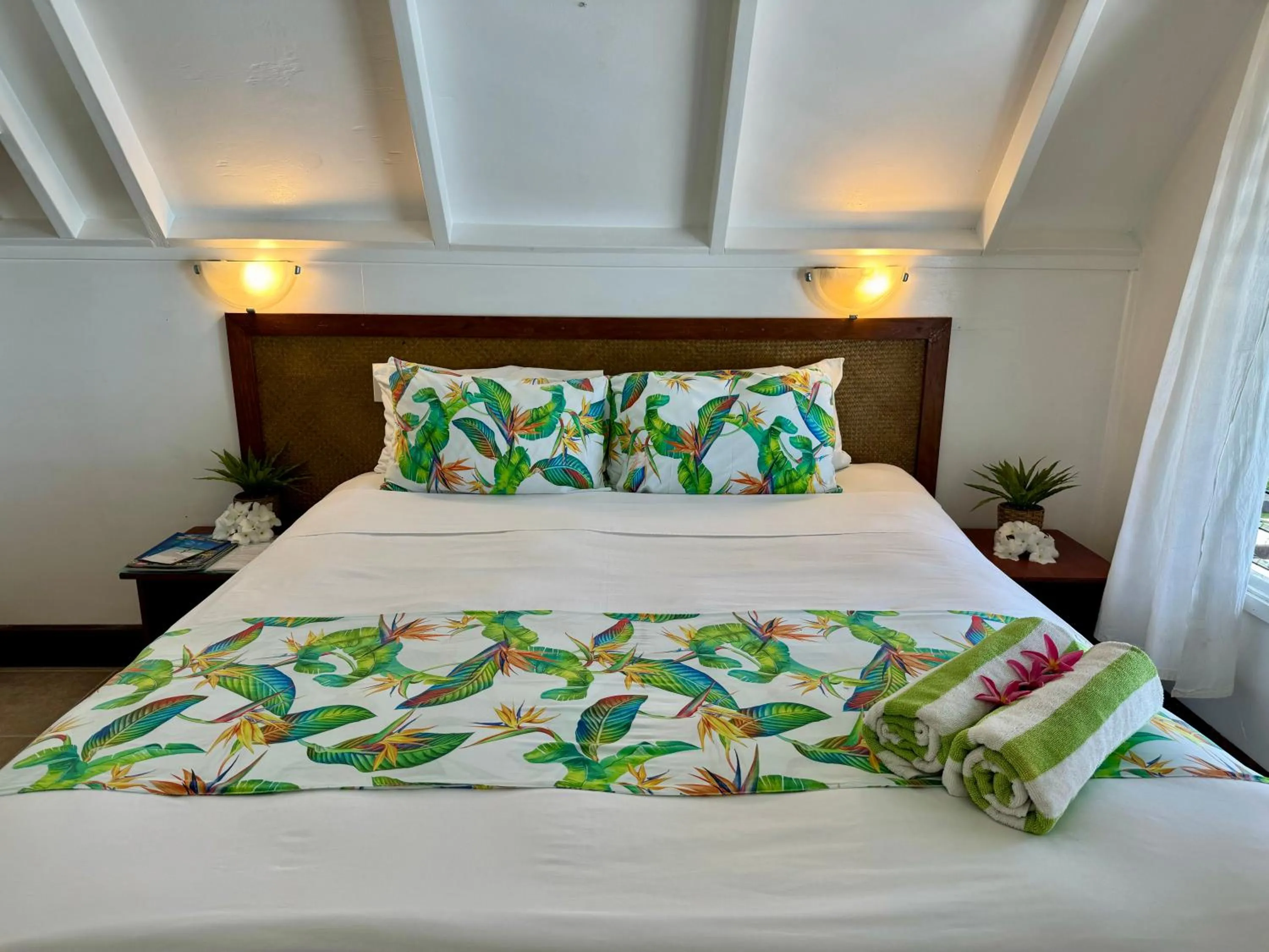 Bed in Paradise Cove Lodge