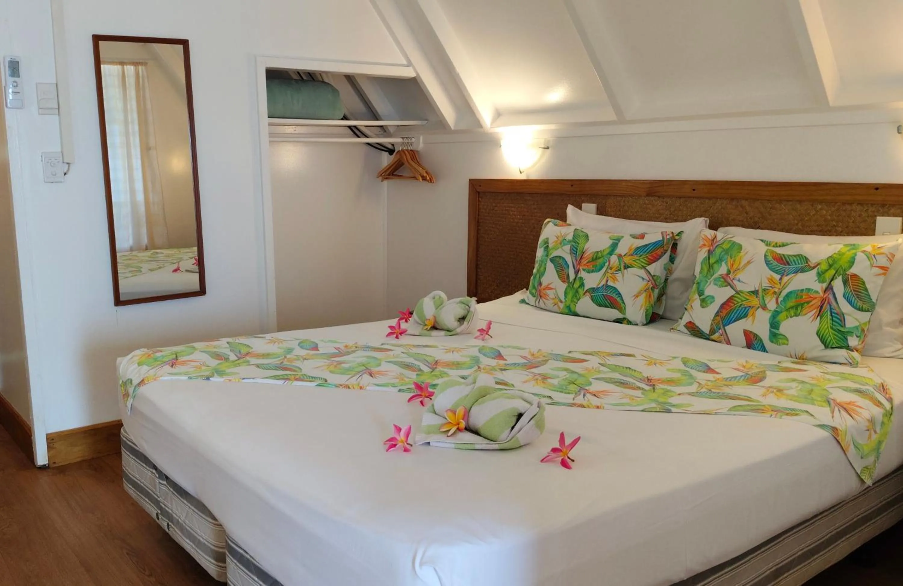 Bed in Paradise Cove Lodge