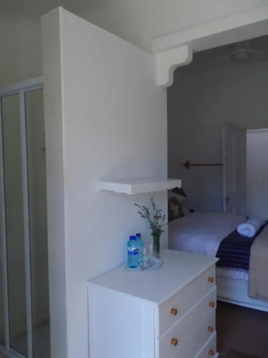 Bed in Breeze Inn Guesthouse