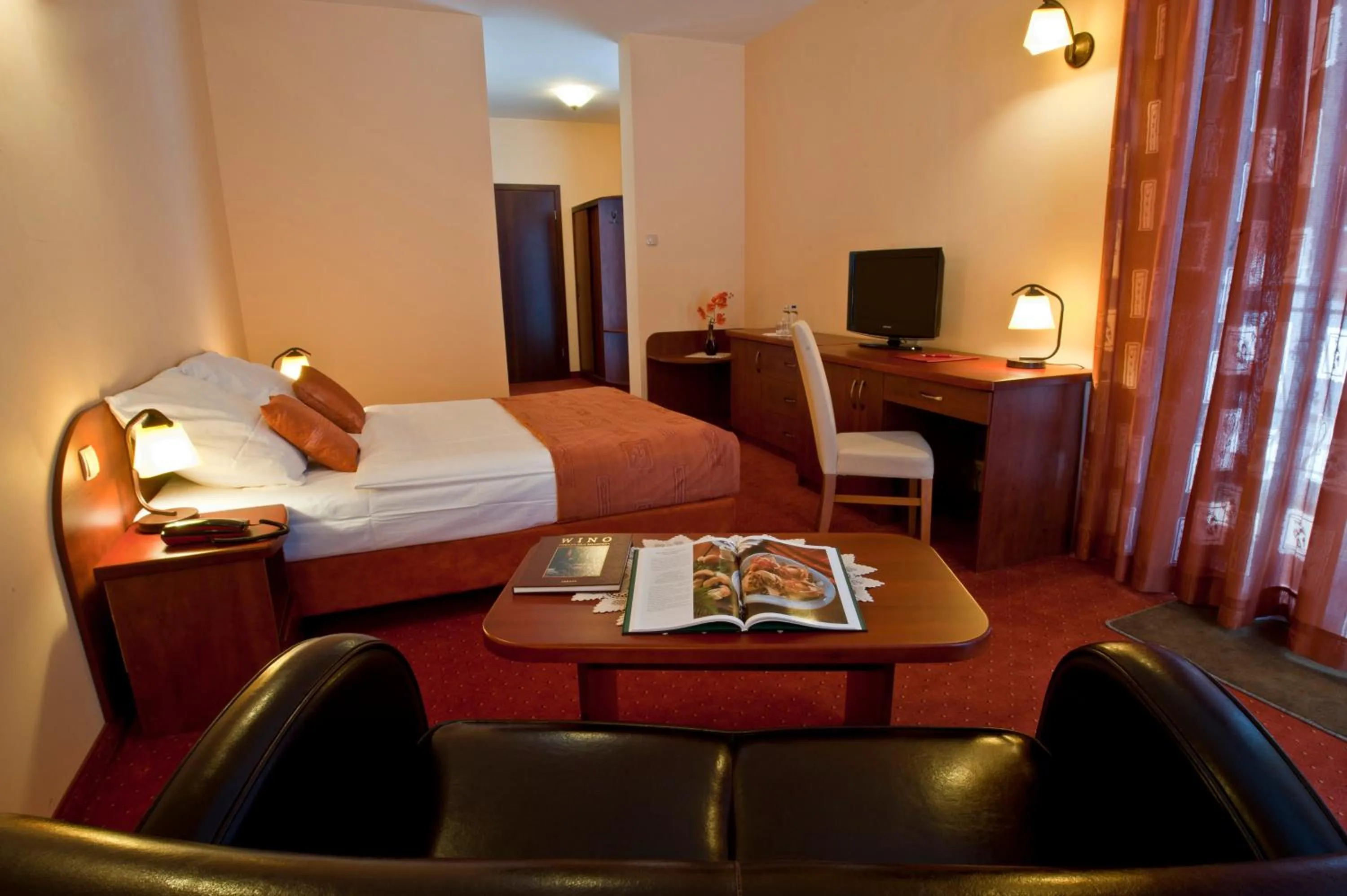 Photo of the whole room, Bed in Hotel Venus