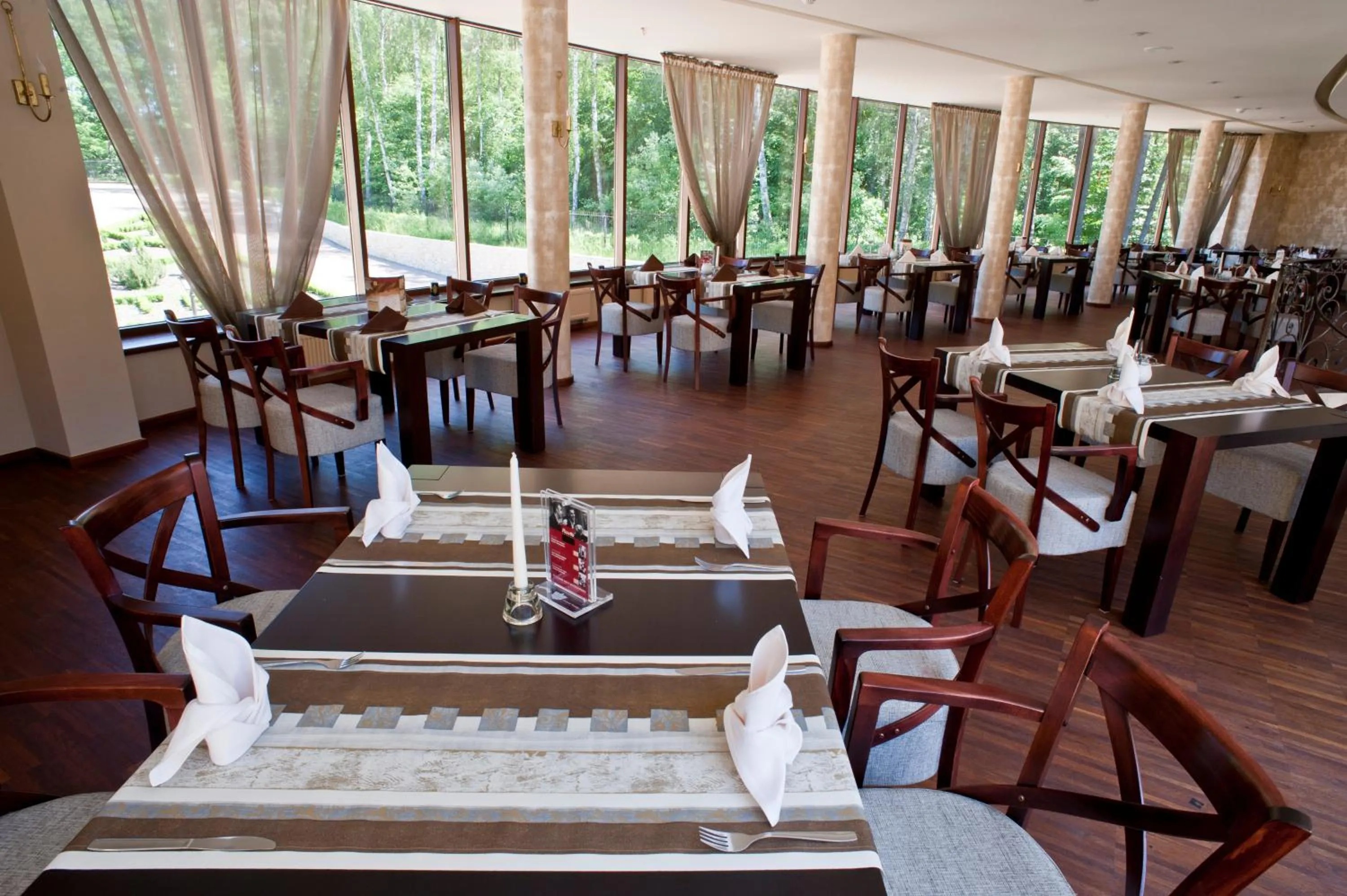 Restaurant/places to eat in Hotel Venus