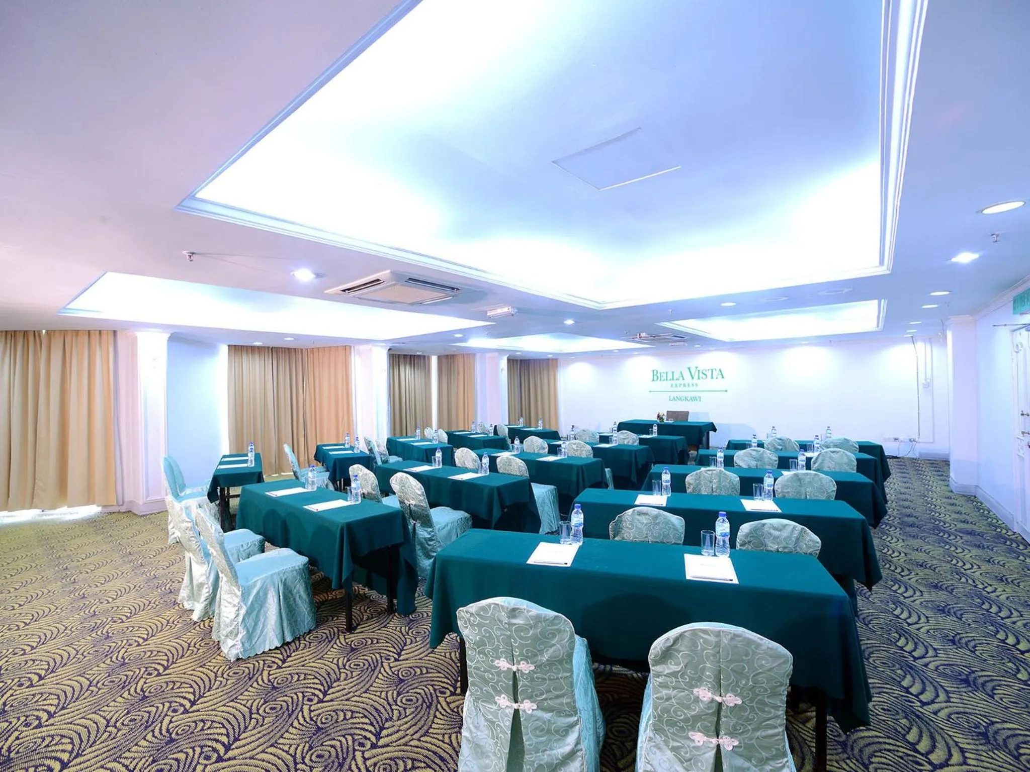 Banquet/Function facilities in Bella Vista Express Hotel