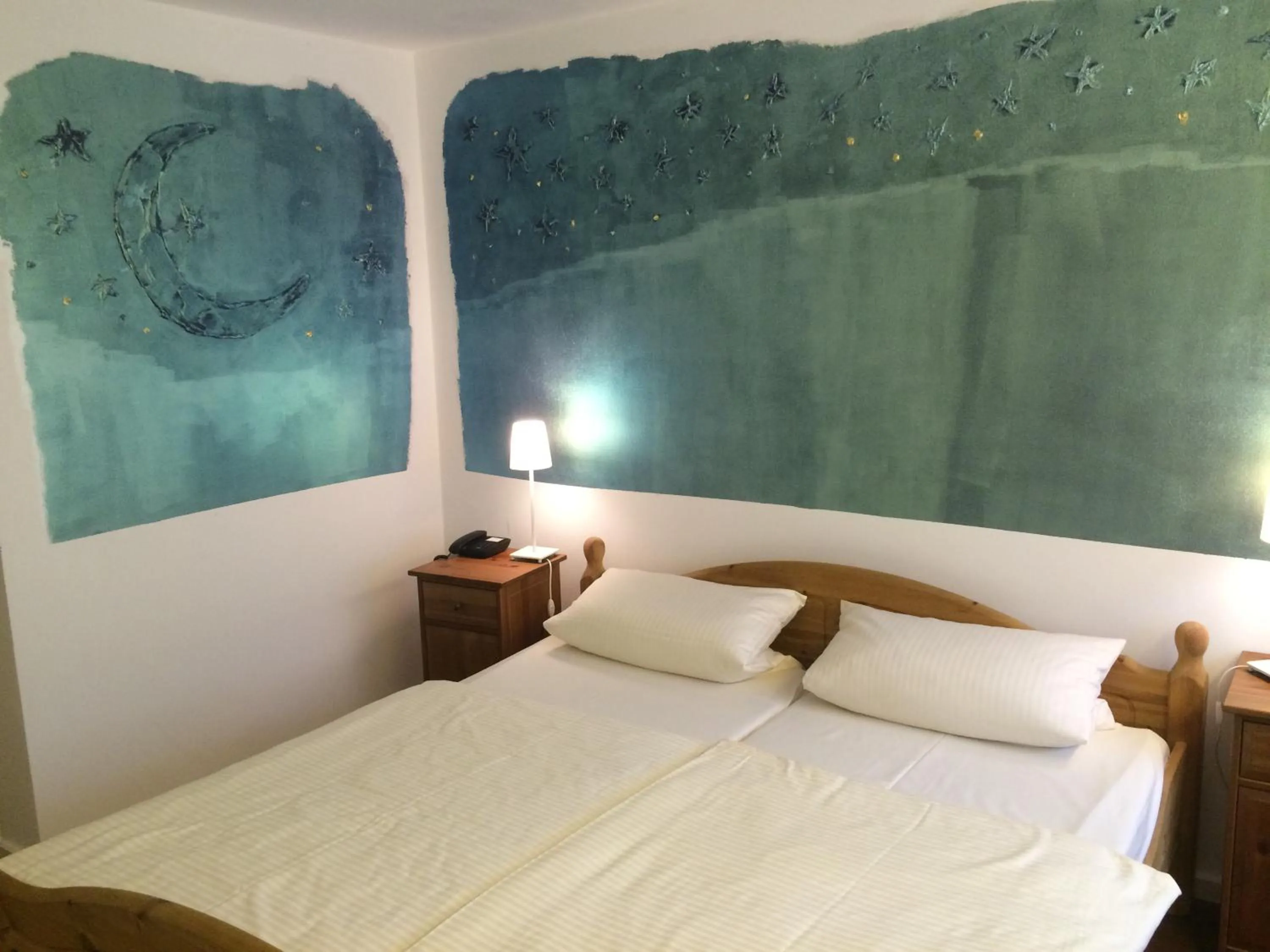 Bed in Landgasthaus Konig