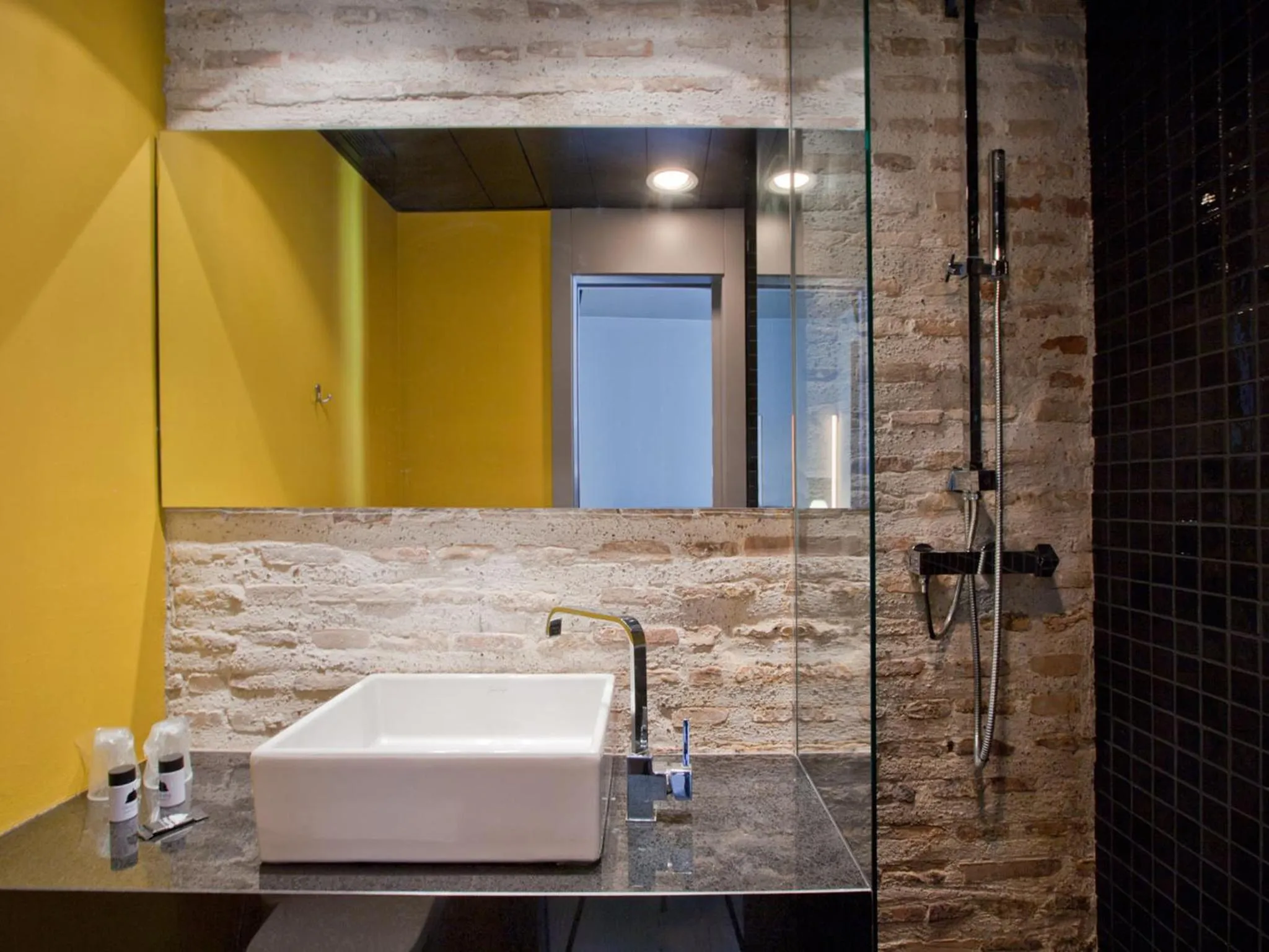 Shower in Cosy Rooms Bolsería