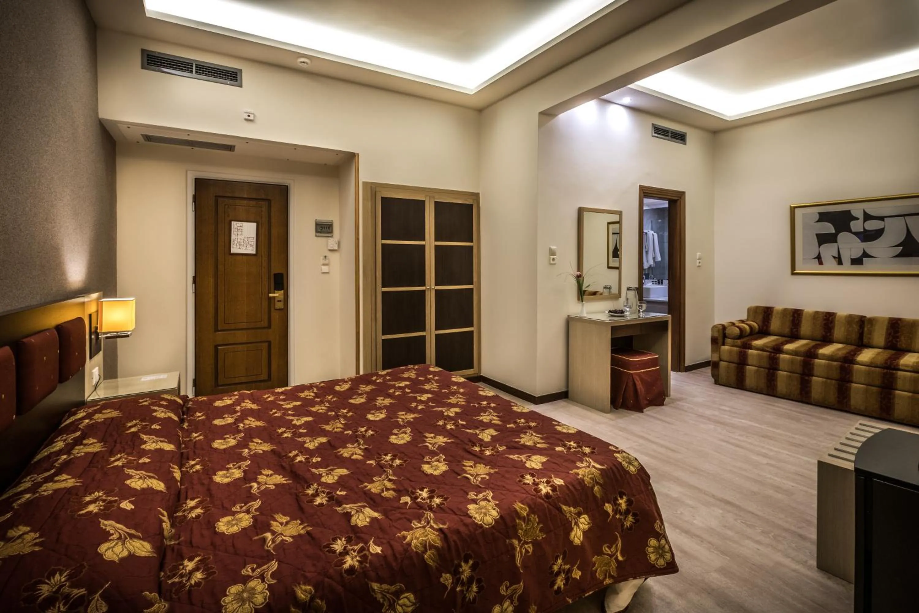 Bedroom, Bed in Rex Hotel