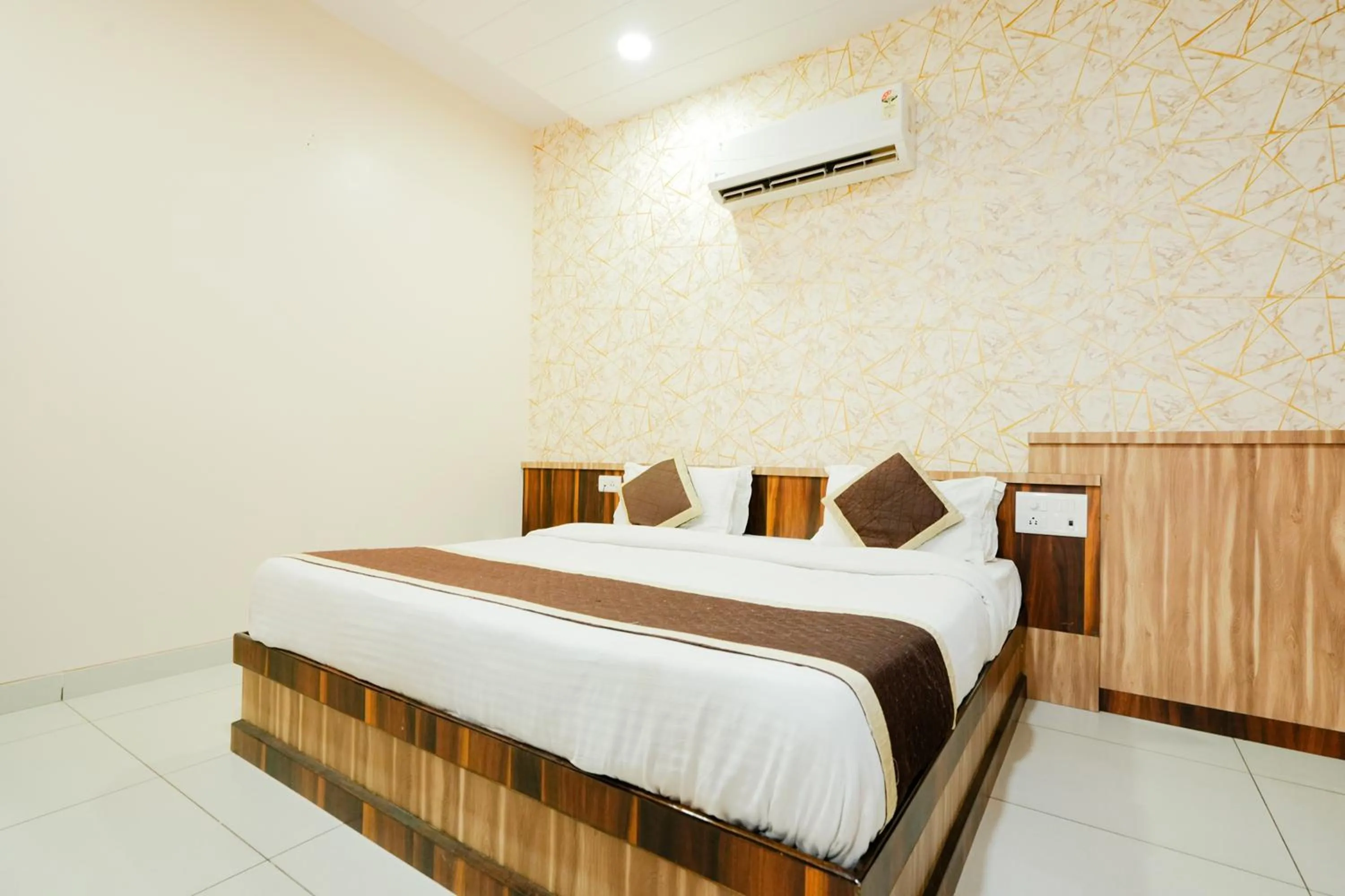Family Room in Hotel Olive Greens Near Jaipur International Airport