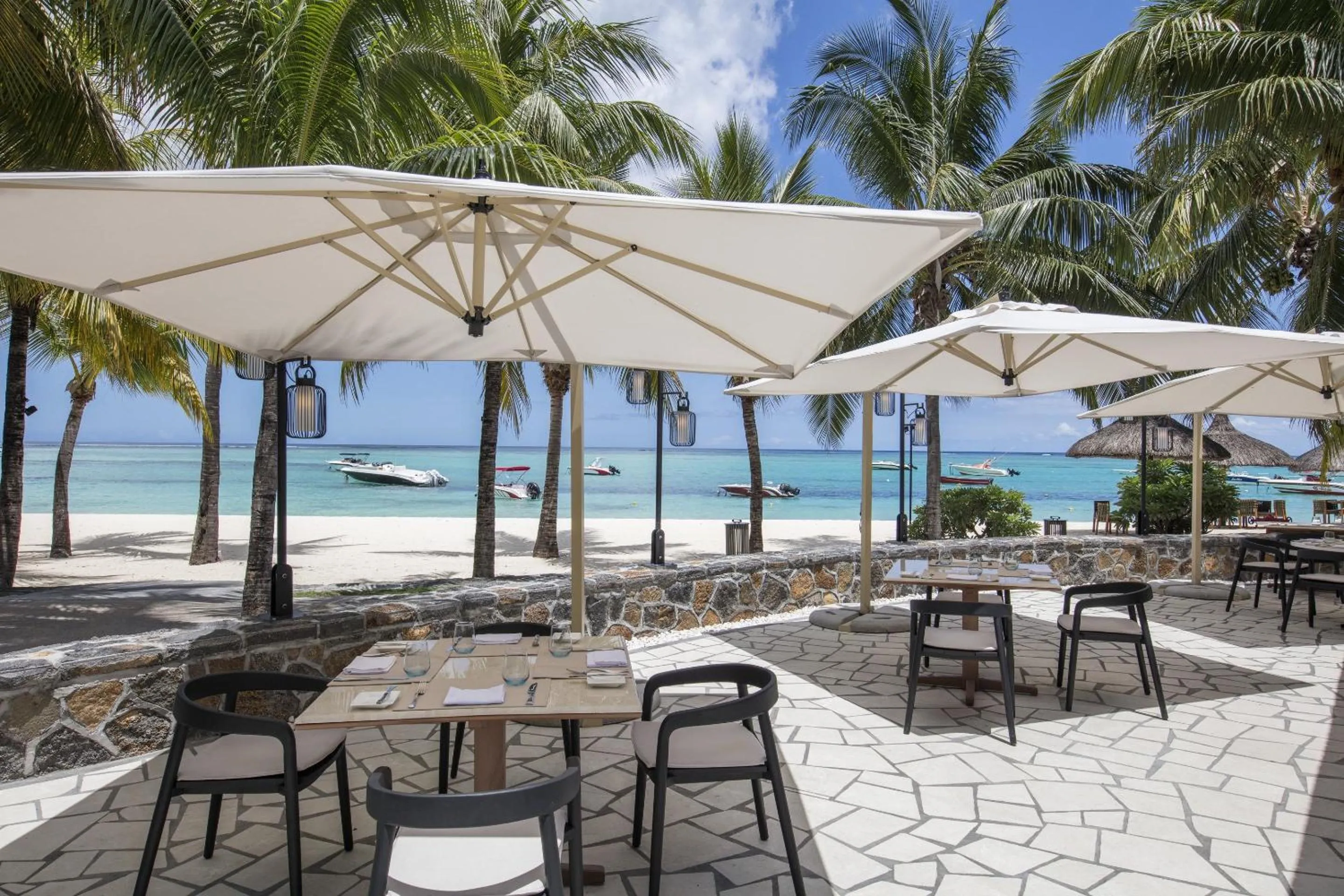 Restaurant/places to eat in Paradis Beachcomber Golf Resort & Spa
