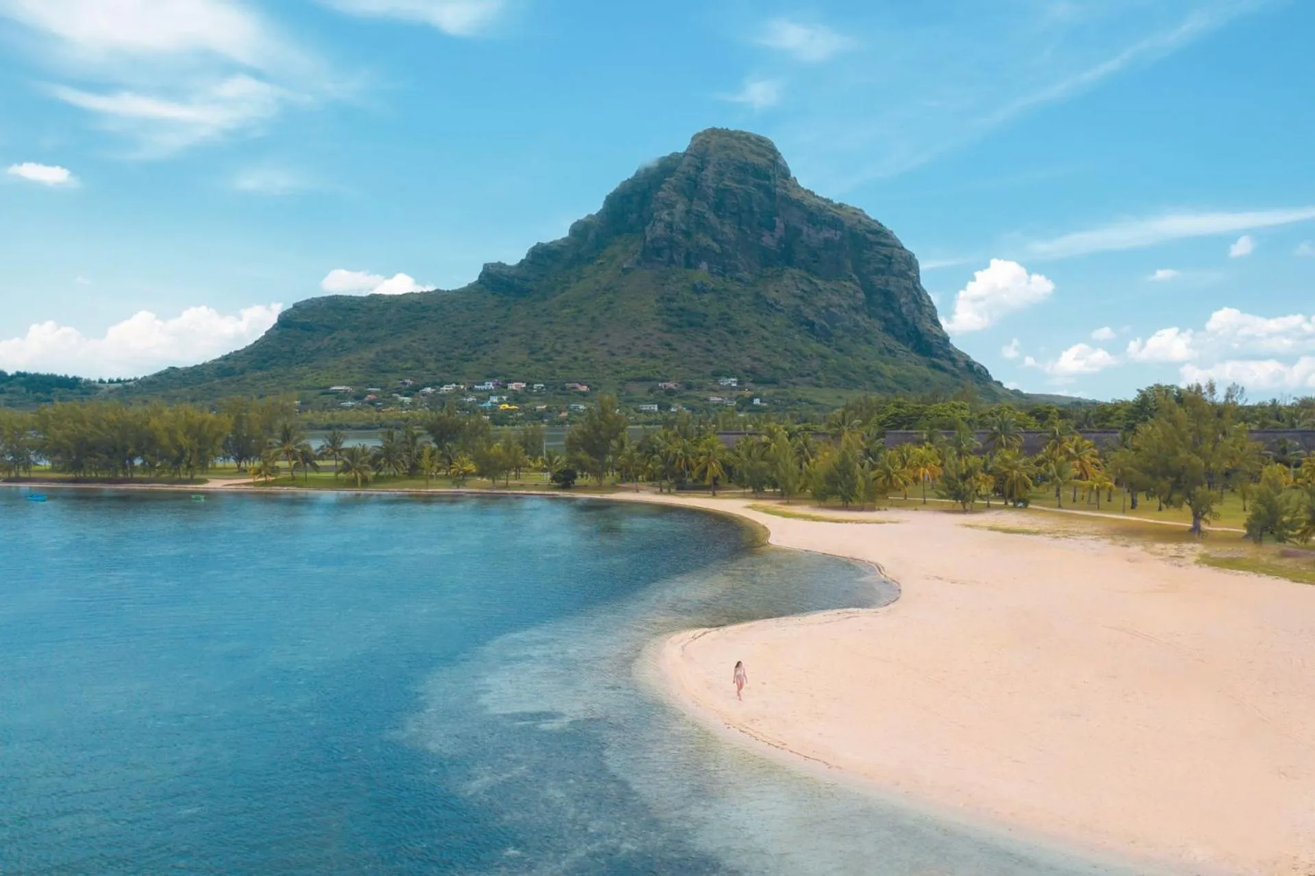 Beach in Paradis Beachcomber Golf Resort & Spa