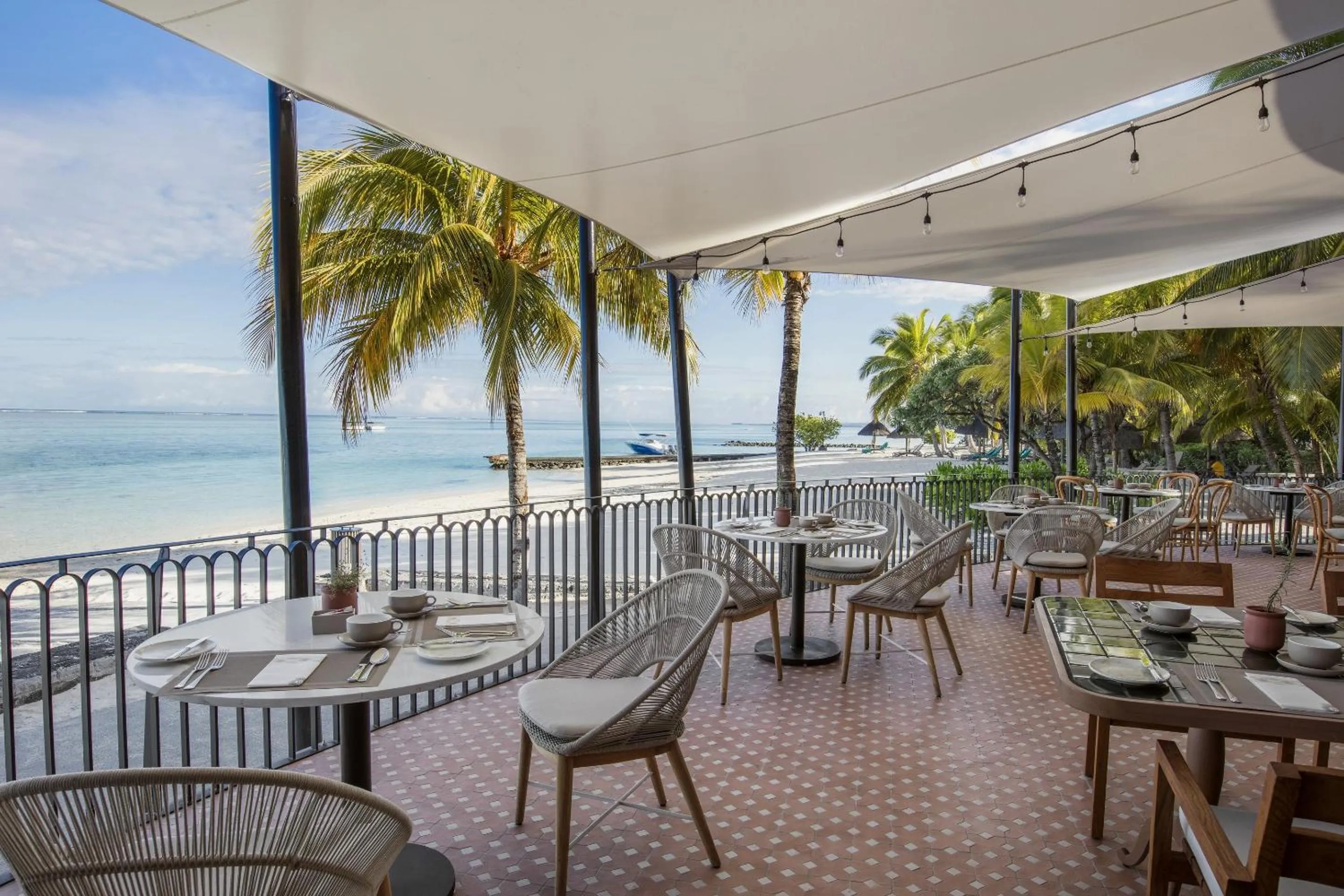 Restaurant/places to eat in Paradis Beachcomber Golf Resort & Spa