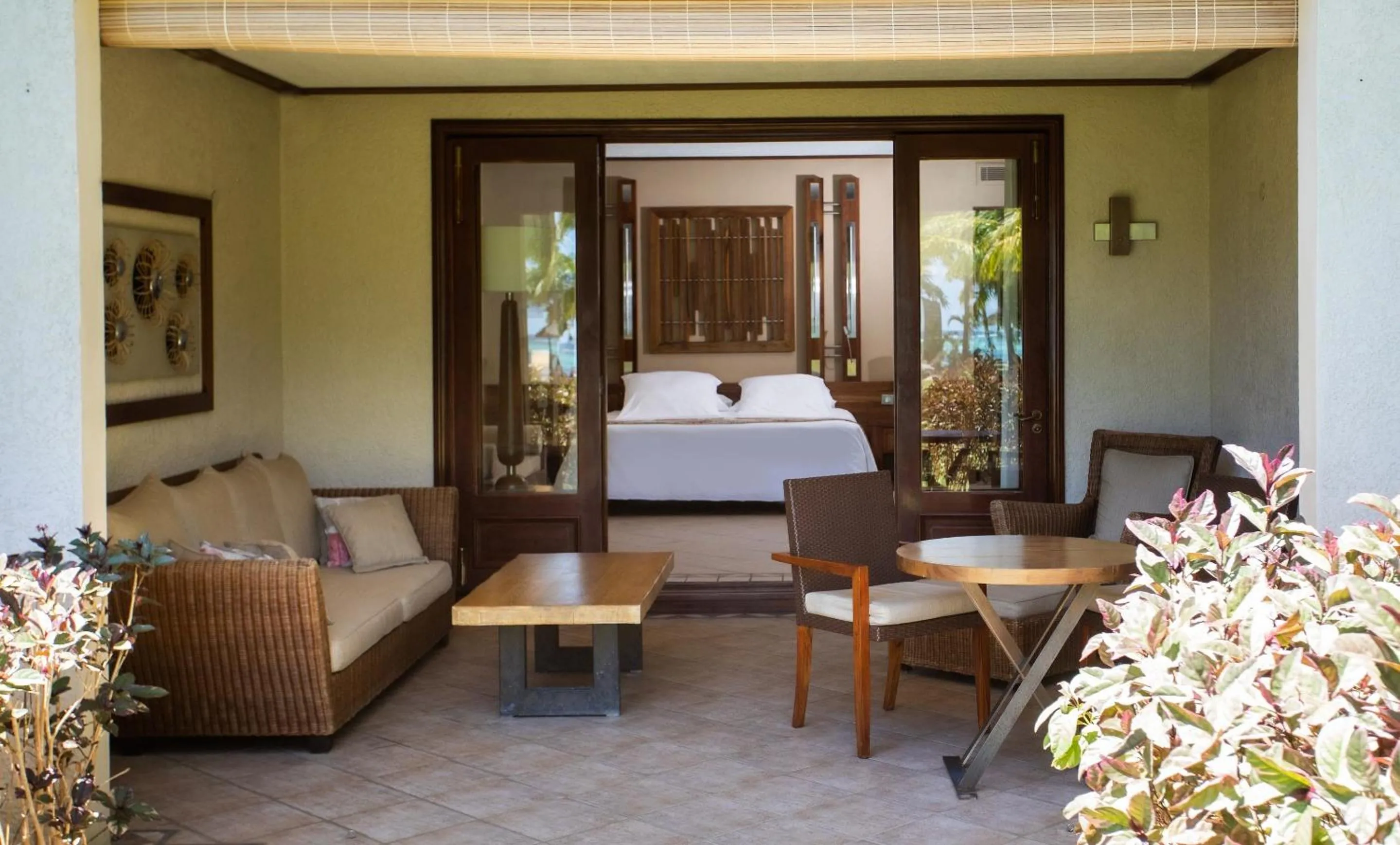 Bed in Paradis Beachcomber Golf Resort & Spa