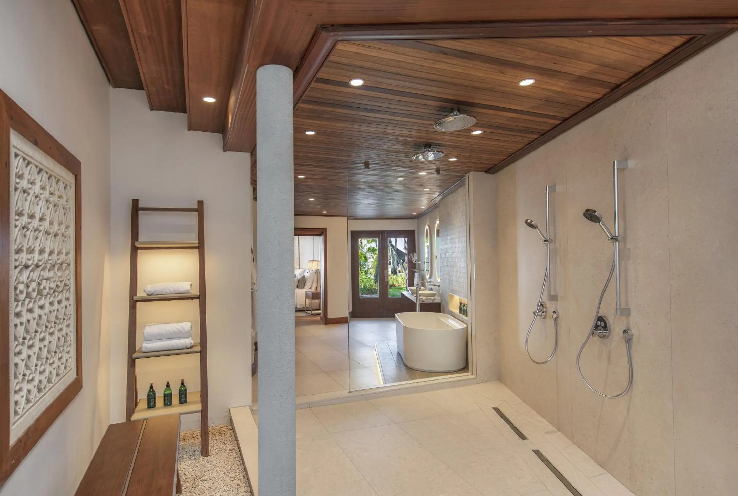 Bathroom in Paradis Beachcomber Golf Resort & Spa