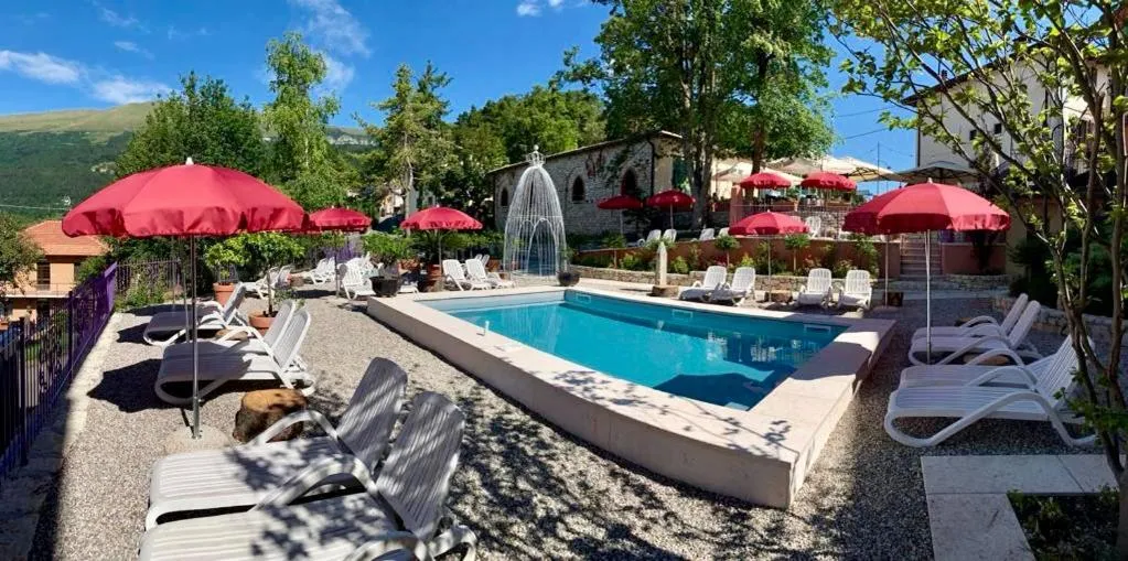Pool view in Hotel Corona