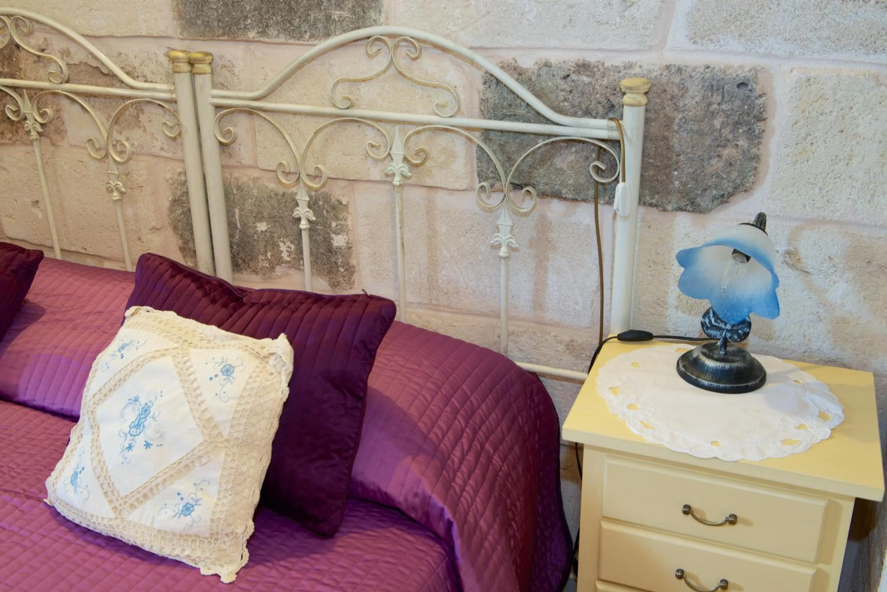 Decorative detail, Bed in Relais Villa Lucia