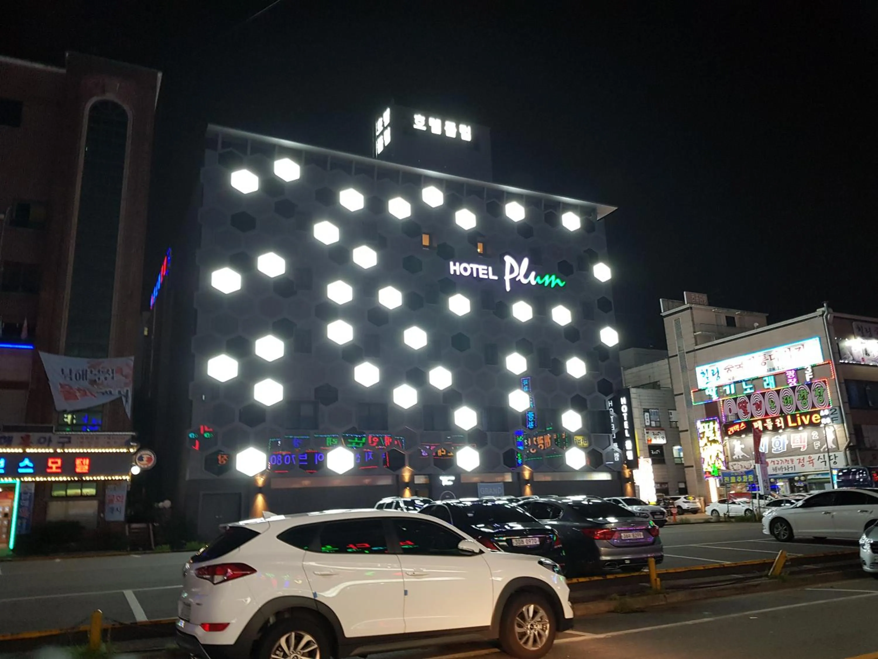 Property building in Plum Hotel