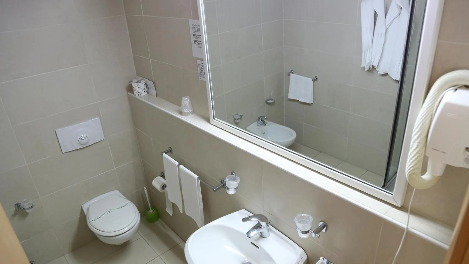 Bathroom in Hotel Meranda