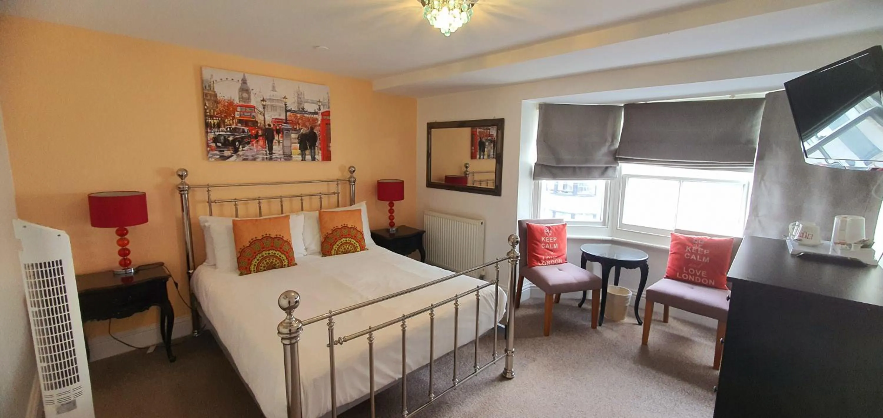 Bed in Grand Pier Guest House