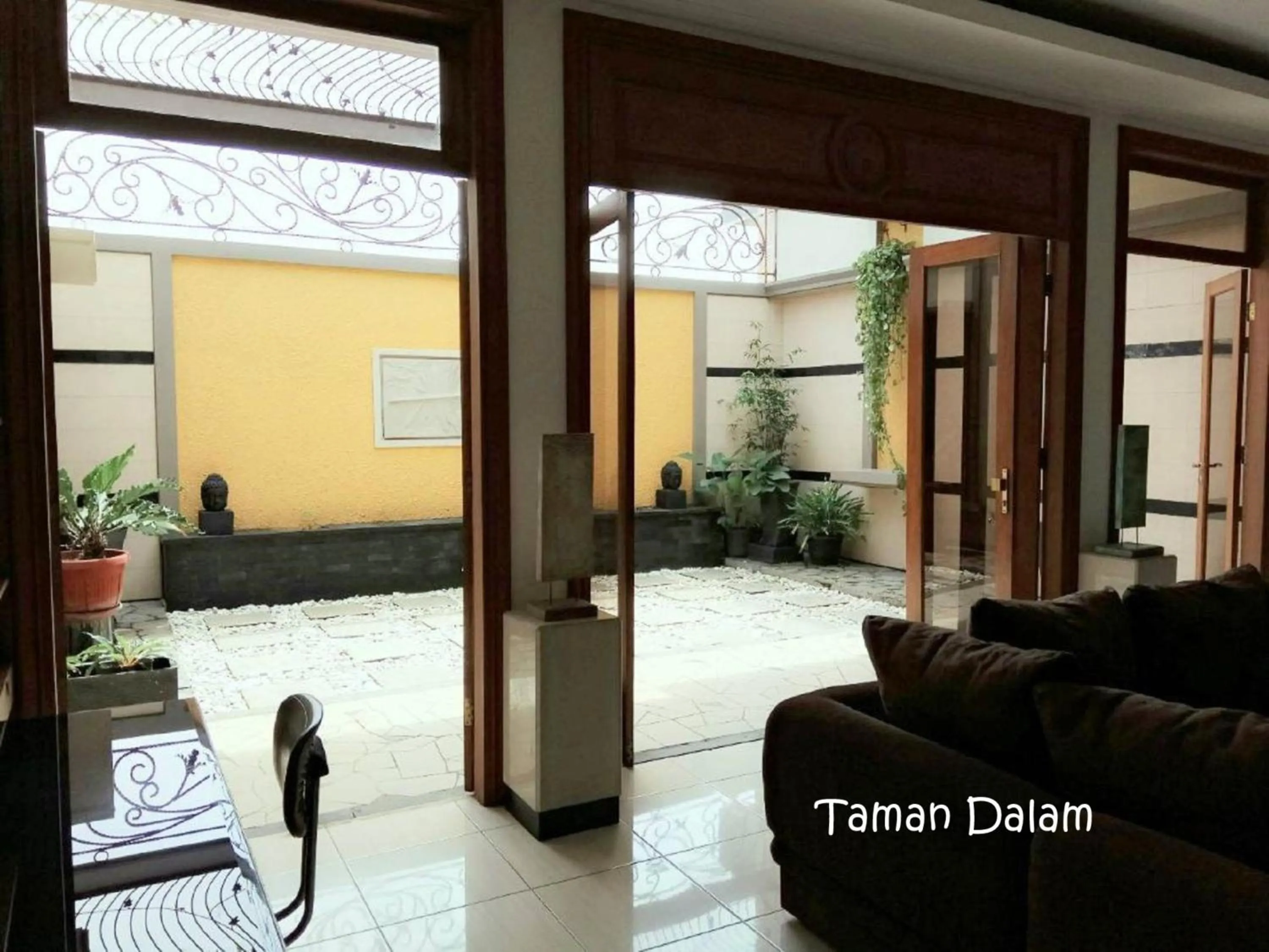 Garden in GK Gallery Rumah Sewa