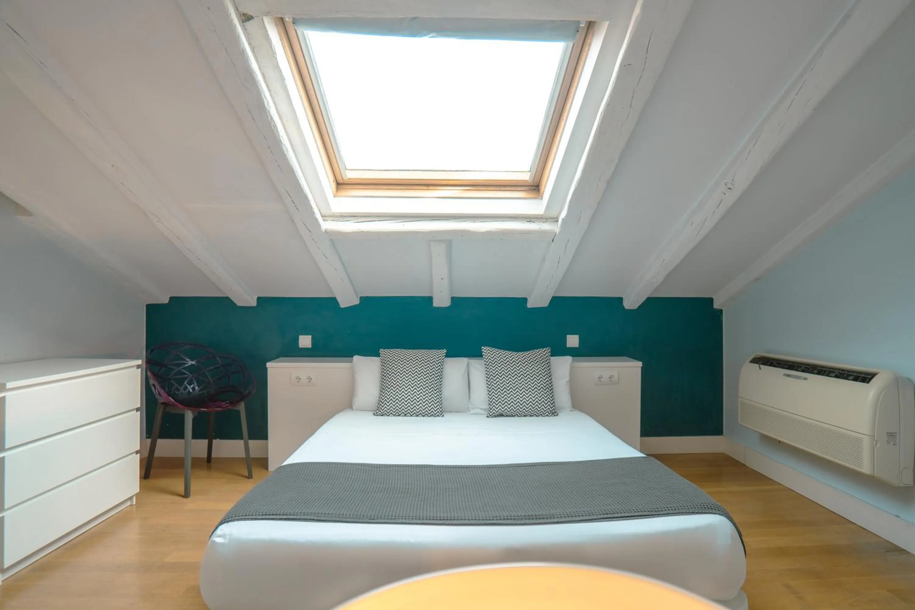 Bedroom in Smartr Madrid Atocha