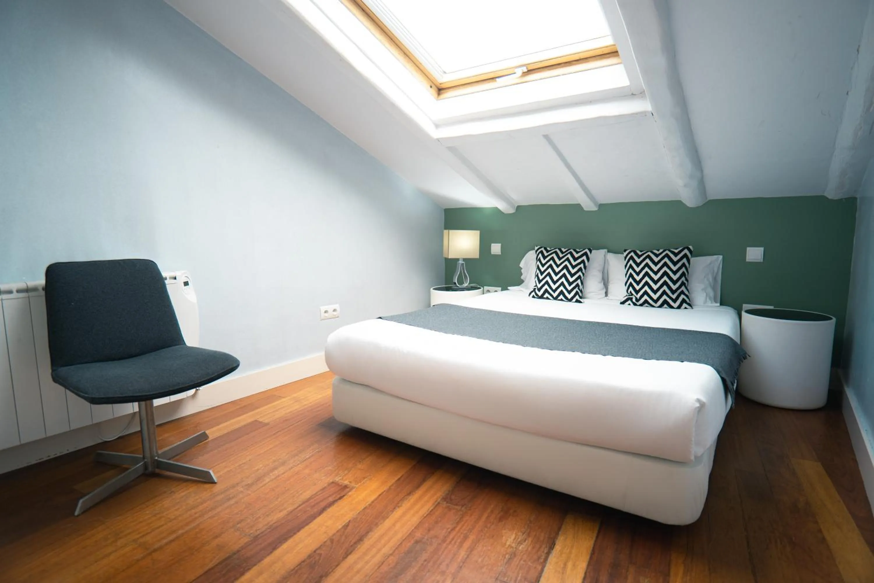 Bedroom in Smartr Madrid Atocha