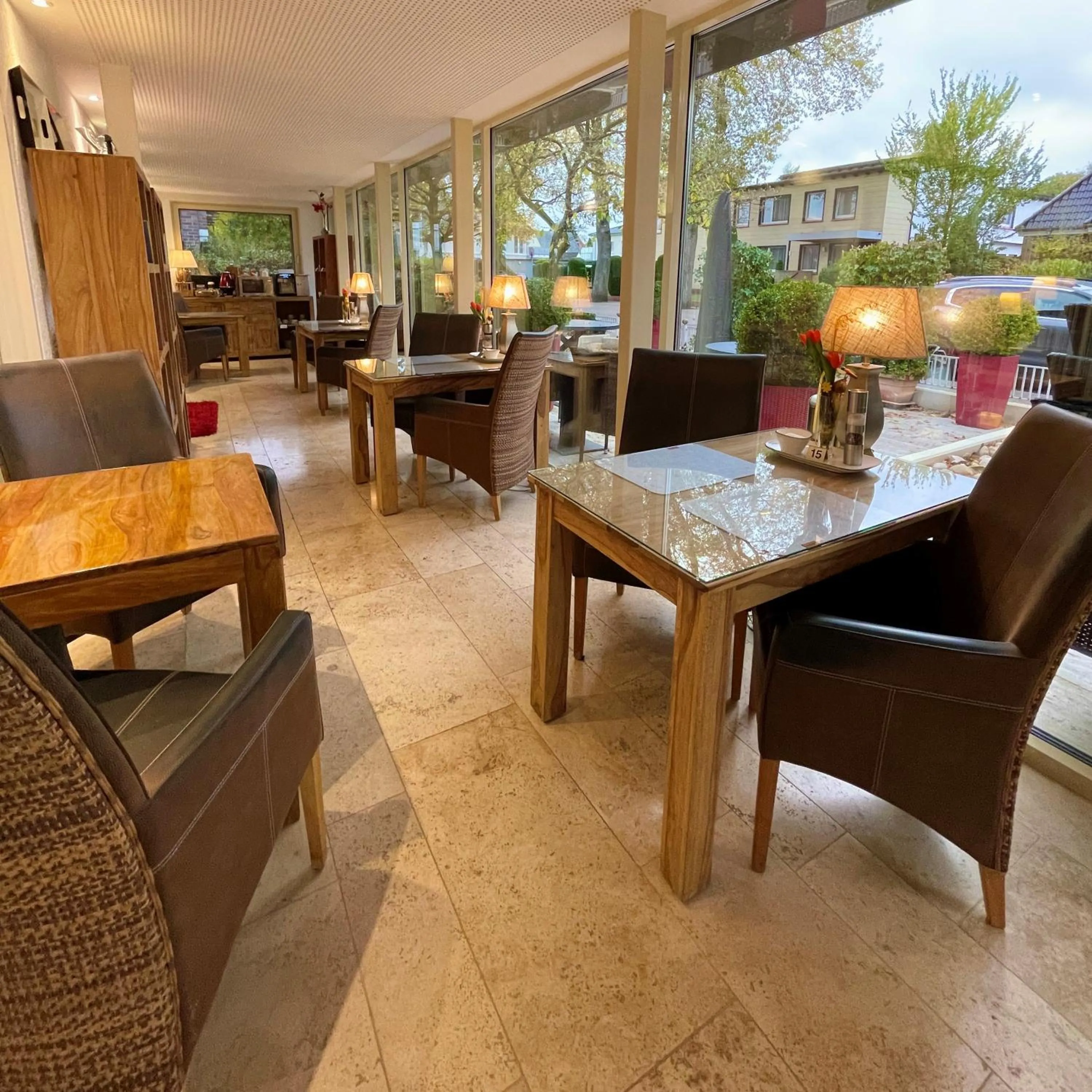 Restaurant/places to eat in Villa am Park