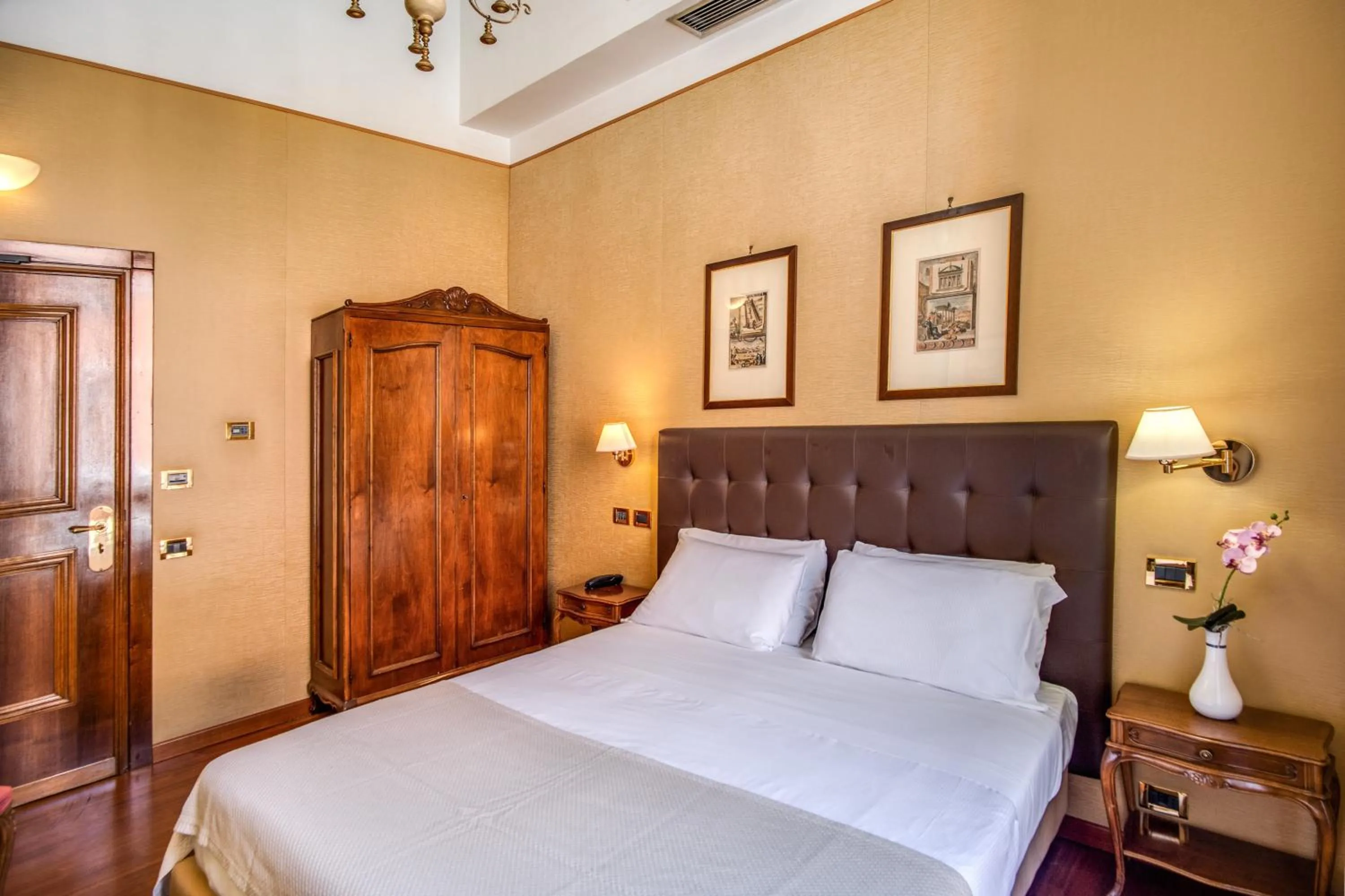 Bed in Hotel Della Torre Argentina