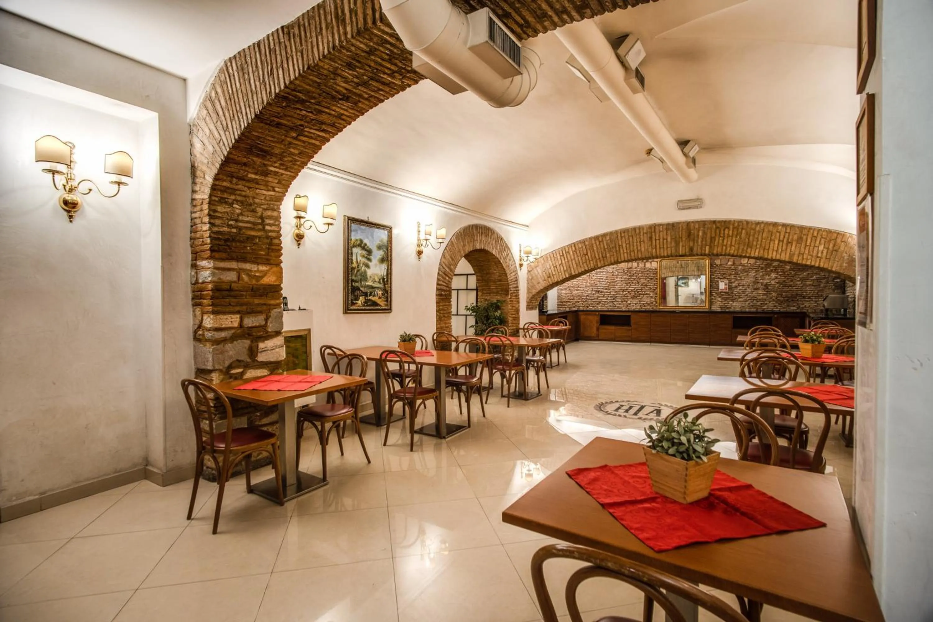 Restaurant/places to eat in Hotel Della Torre Argentina
