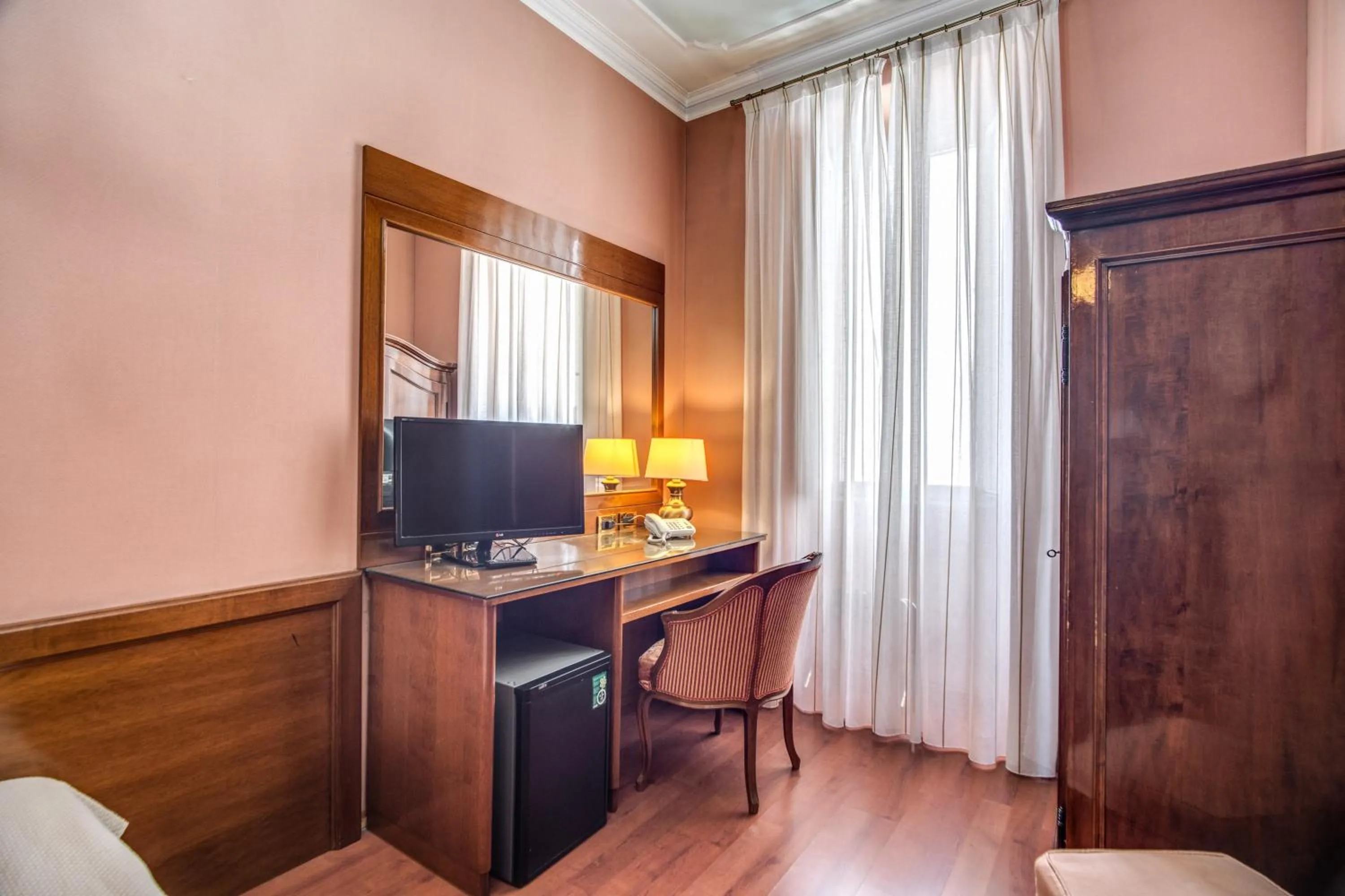 TV and multimedia in Hotel Della Torre Argentina