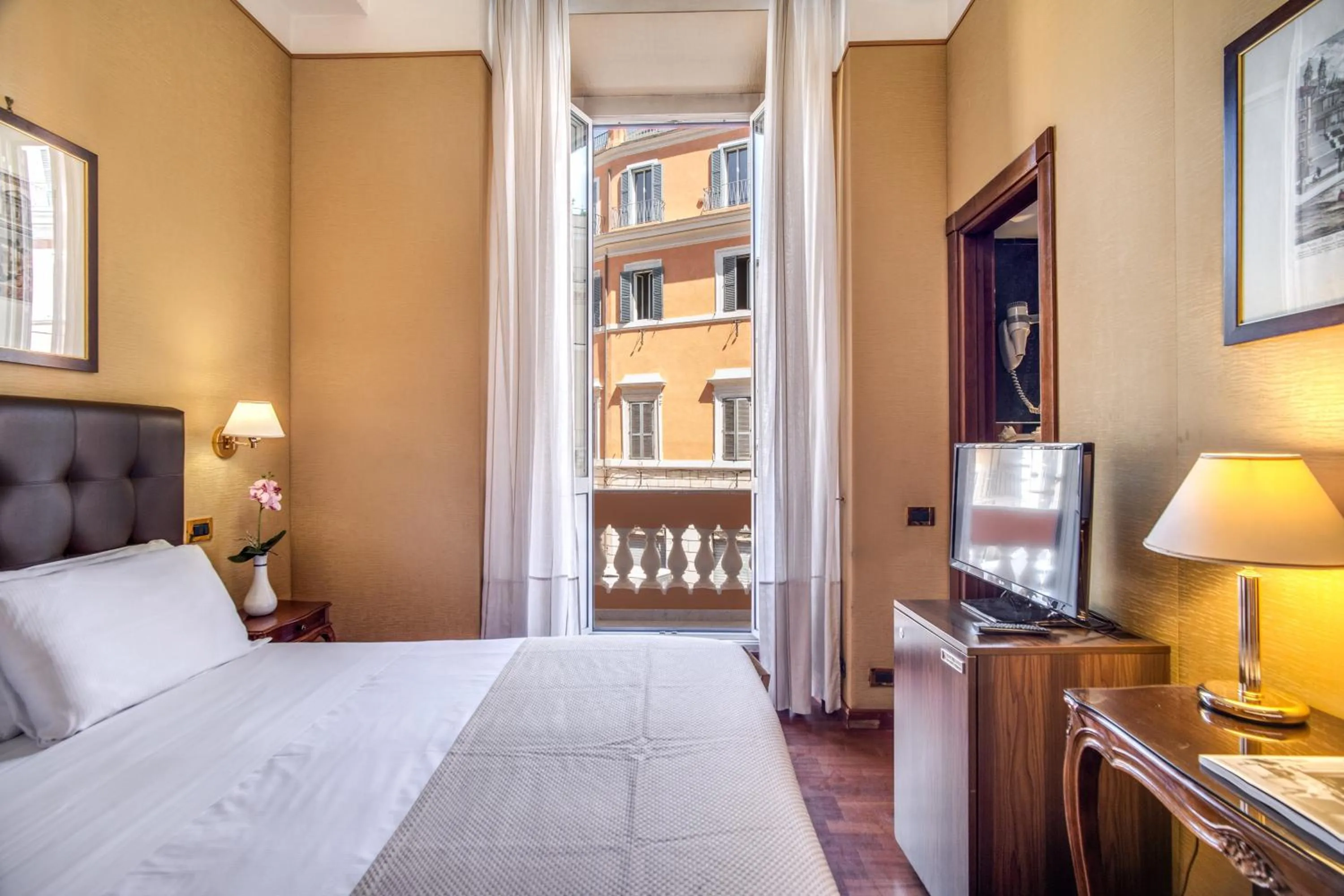 Bed in Hotel Della Torre Argentina