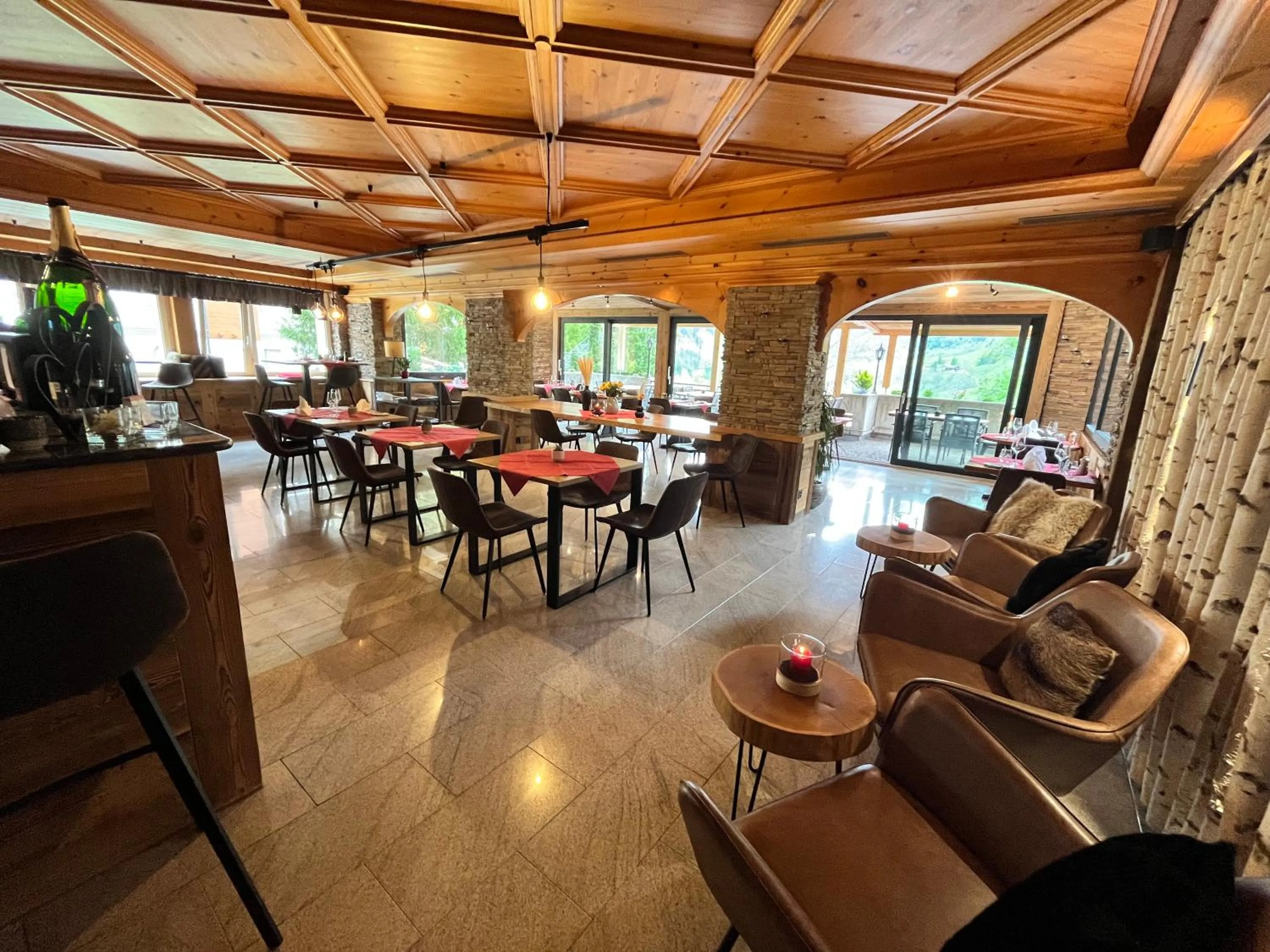 Restaurant/places to eat in Hotel Alfa Superieur - Leukerbad-Therme