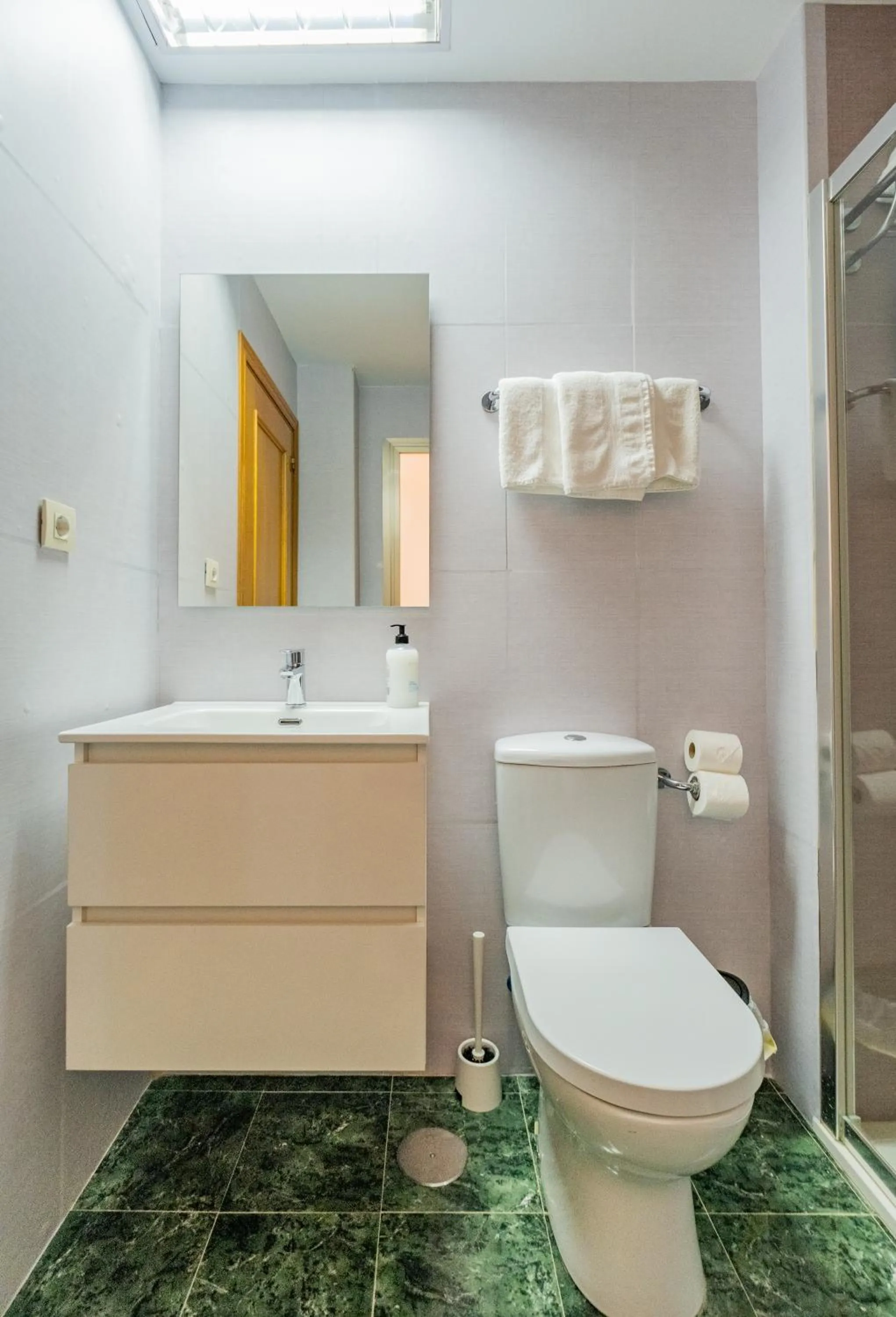 Shower in Apartamentos Proamar