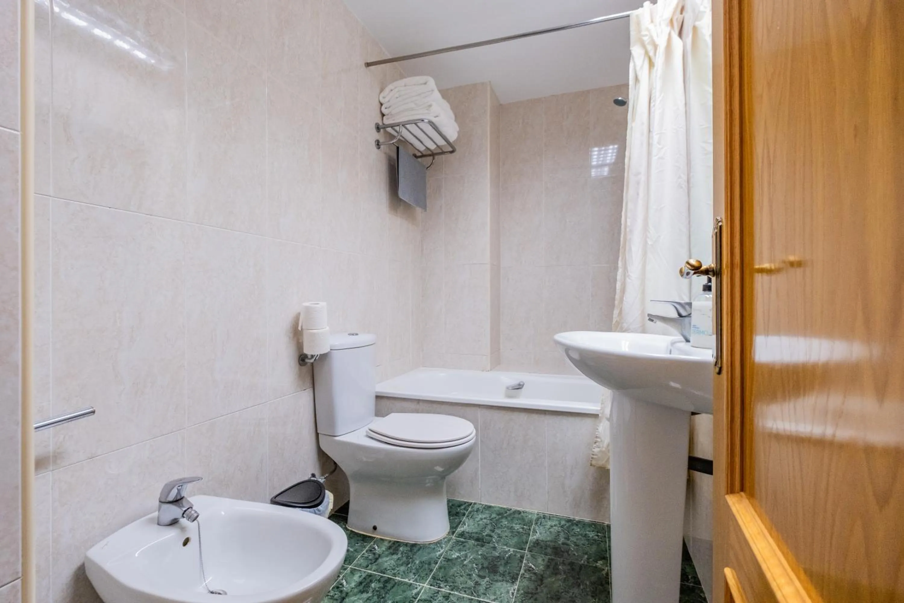 Toilet in Apartamentos Proamar