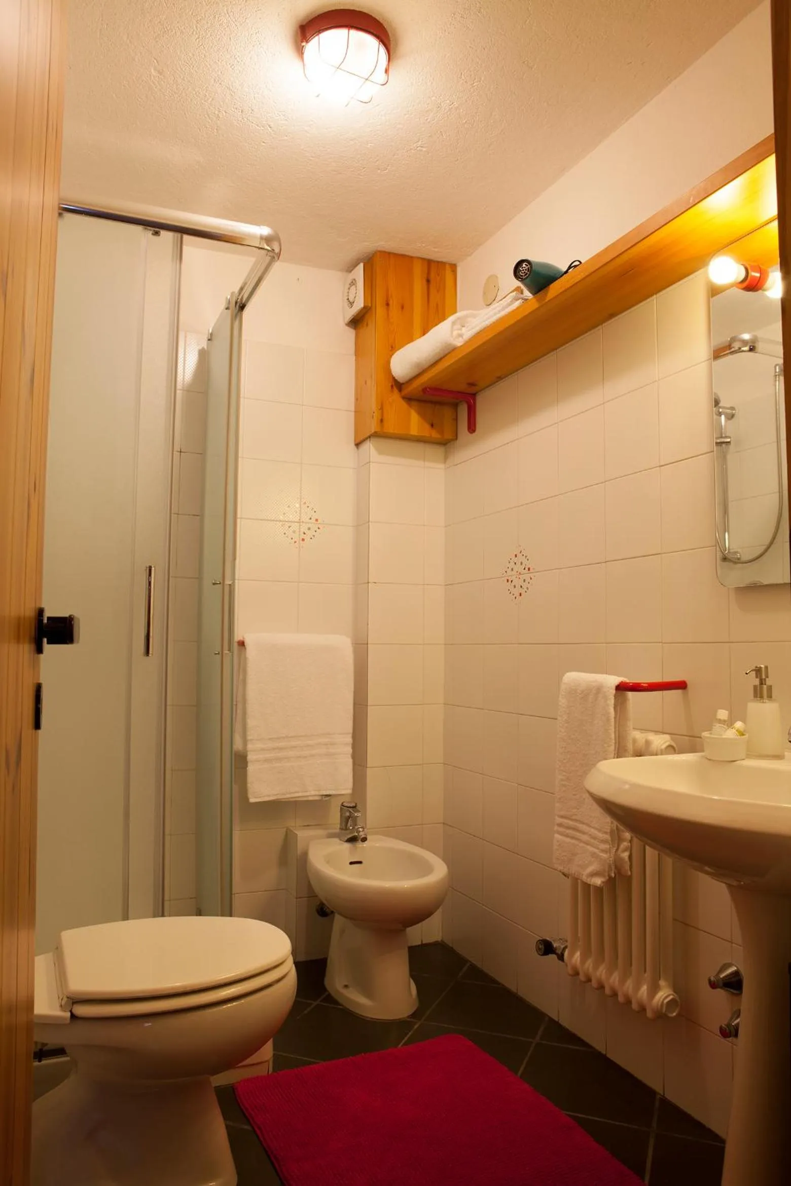 Shower in Le Rosier B&B e Appartamento
