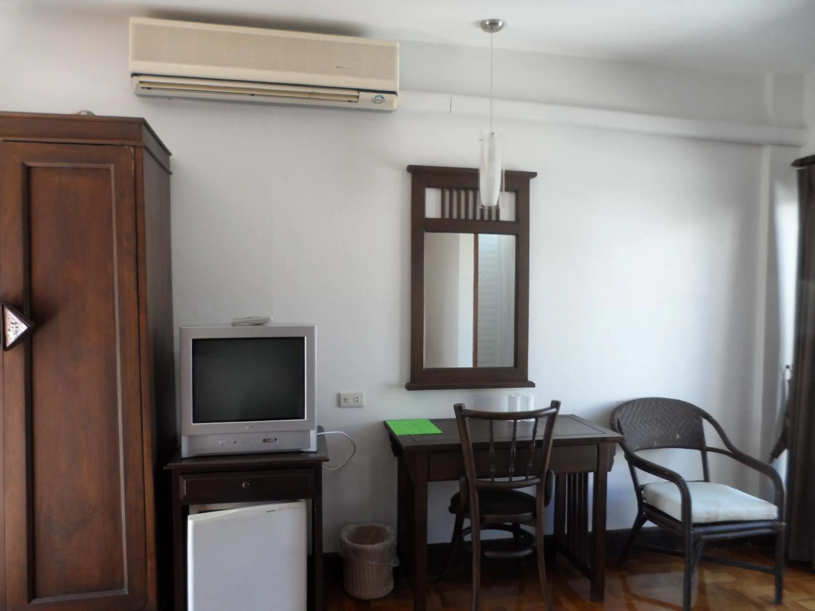 TV and multimedia in Baiyoke Chalet Hotel