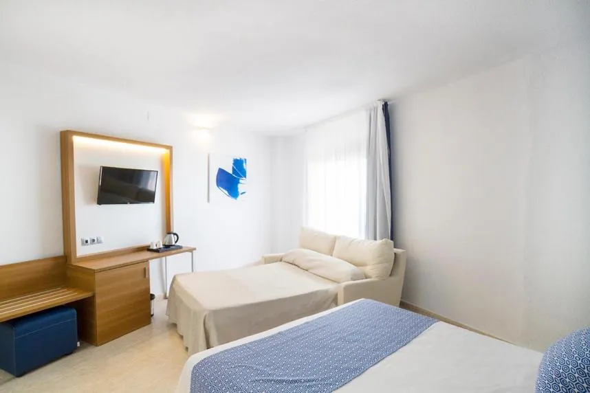 Bedroom, Bed in Ibersol Torremolinos Beach