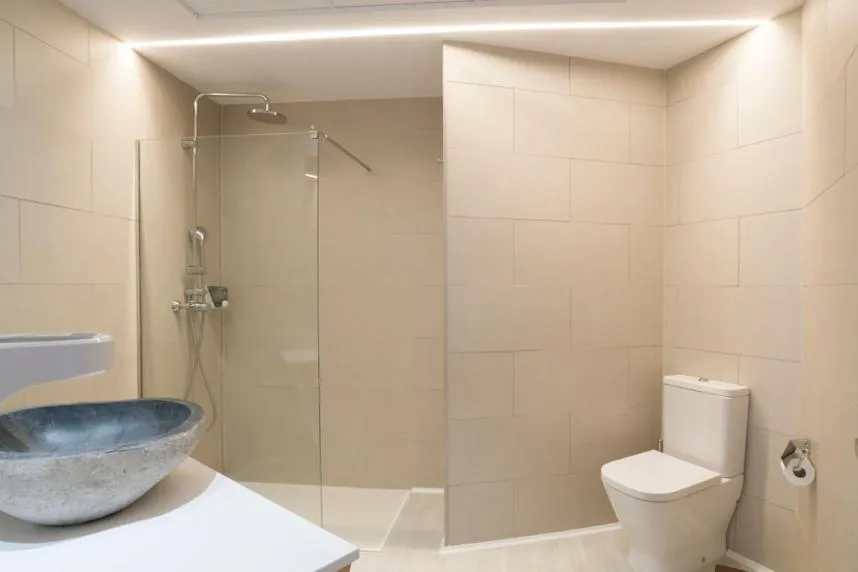 Bathroom in Ibersol Torremolinos Beach