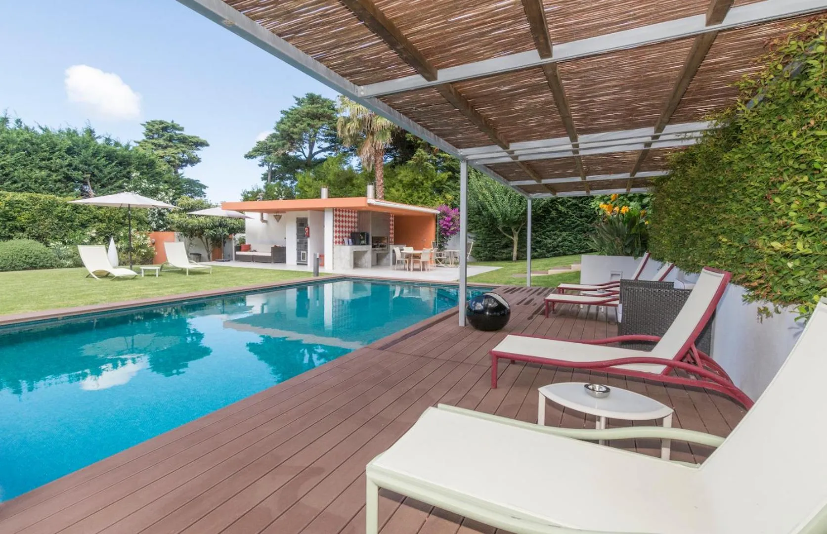 Swimming pool in Cascais Casa Laranja Guesthouse