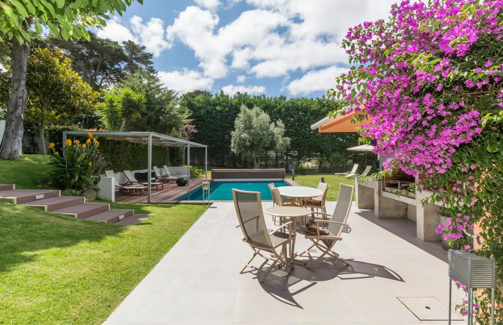 Swimming pool in Cascais Casa Laranja Guesthouse