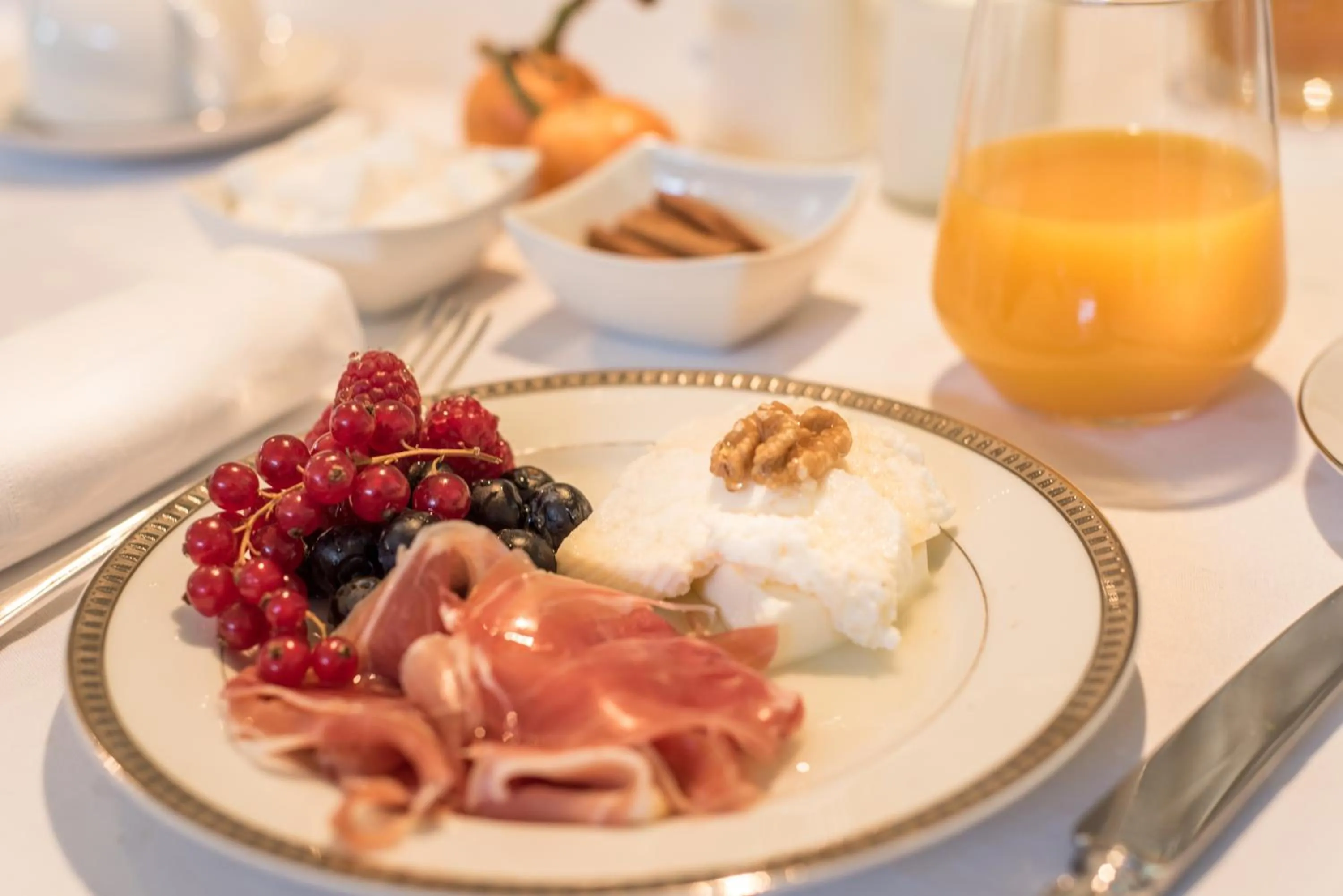 Breakfast in Cascais Casa Laranja Guesthouse