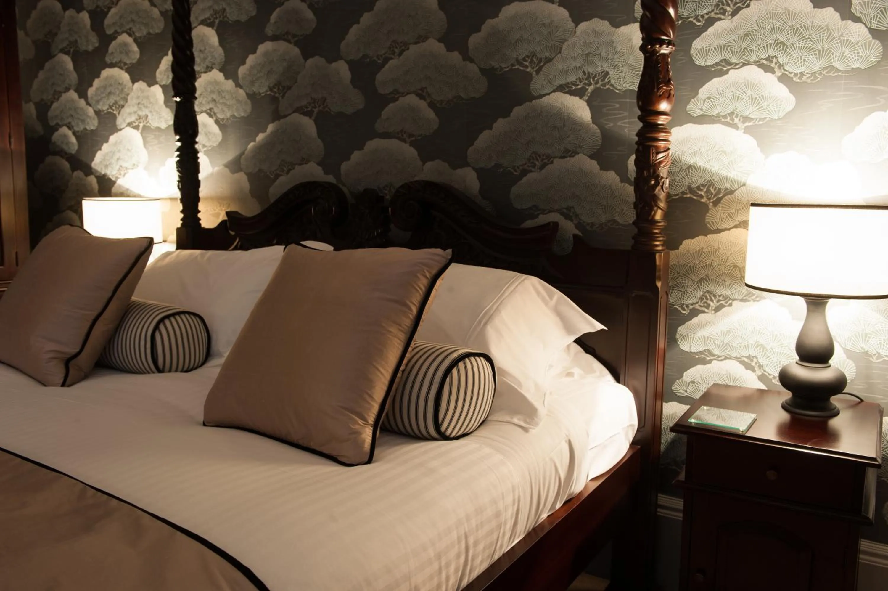 Living room, Bed in No11 Boutique Hotel & Brasserie