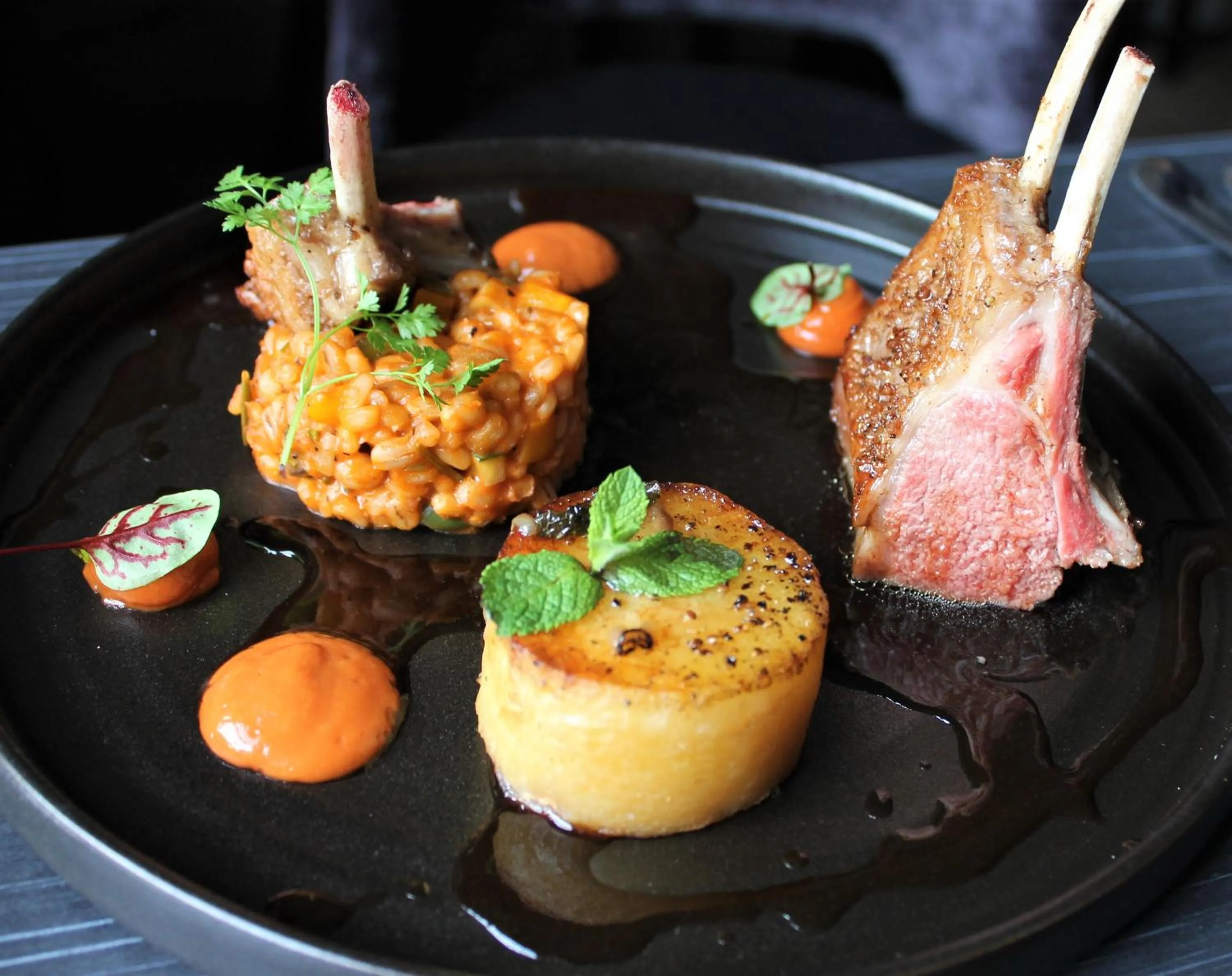 Restaurant/places to eat in No11 Boutique Hotel & Brasserie