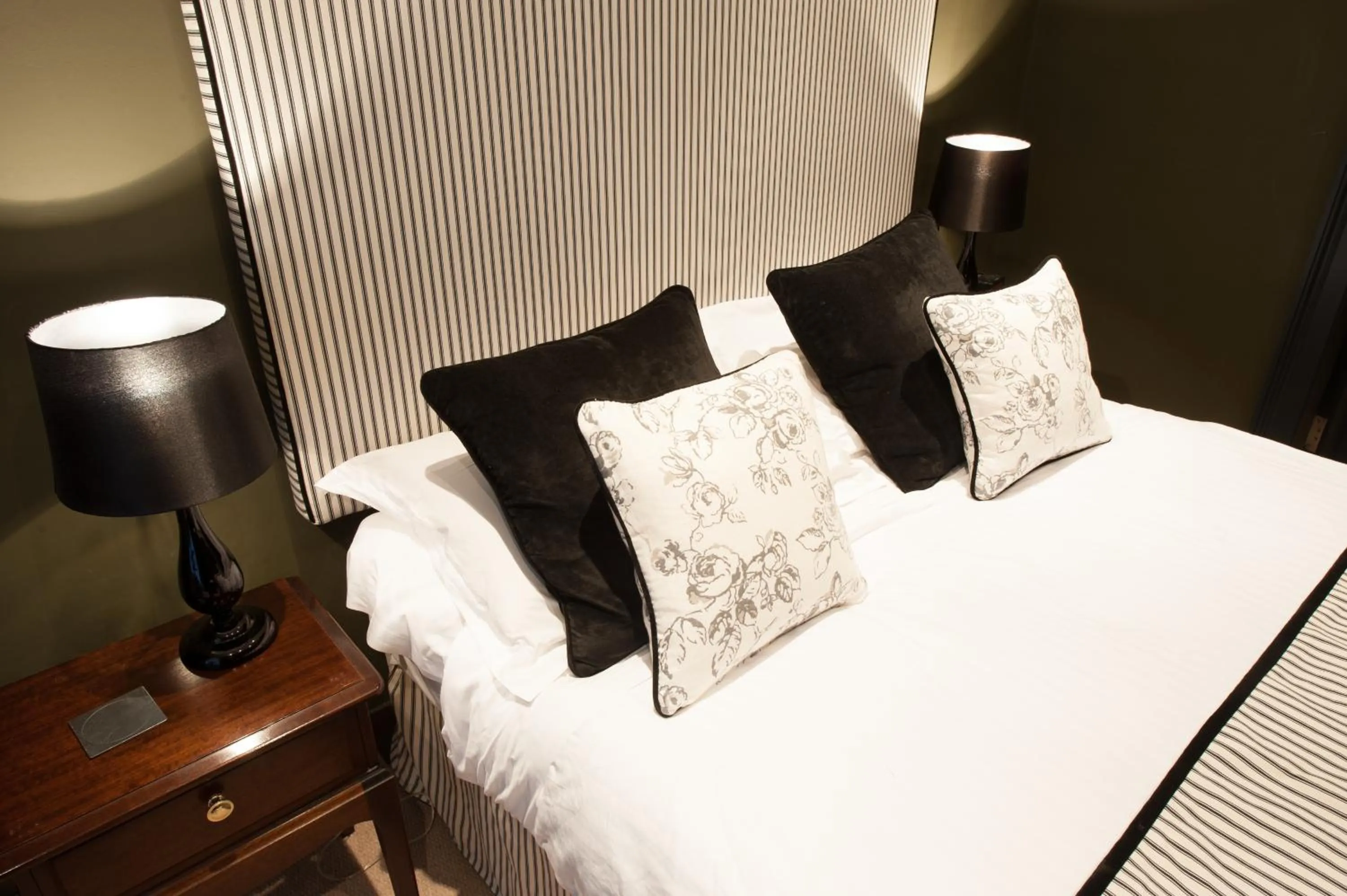 Bed in No11 Boutique Hotel & Brasserie