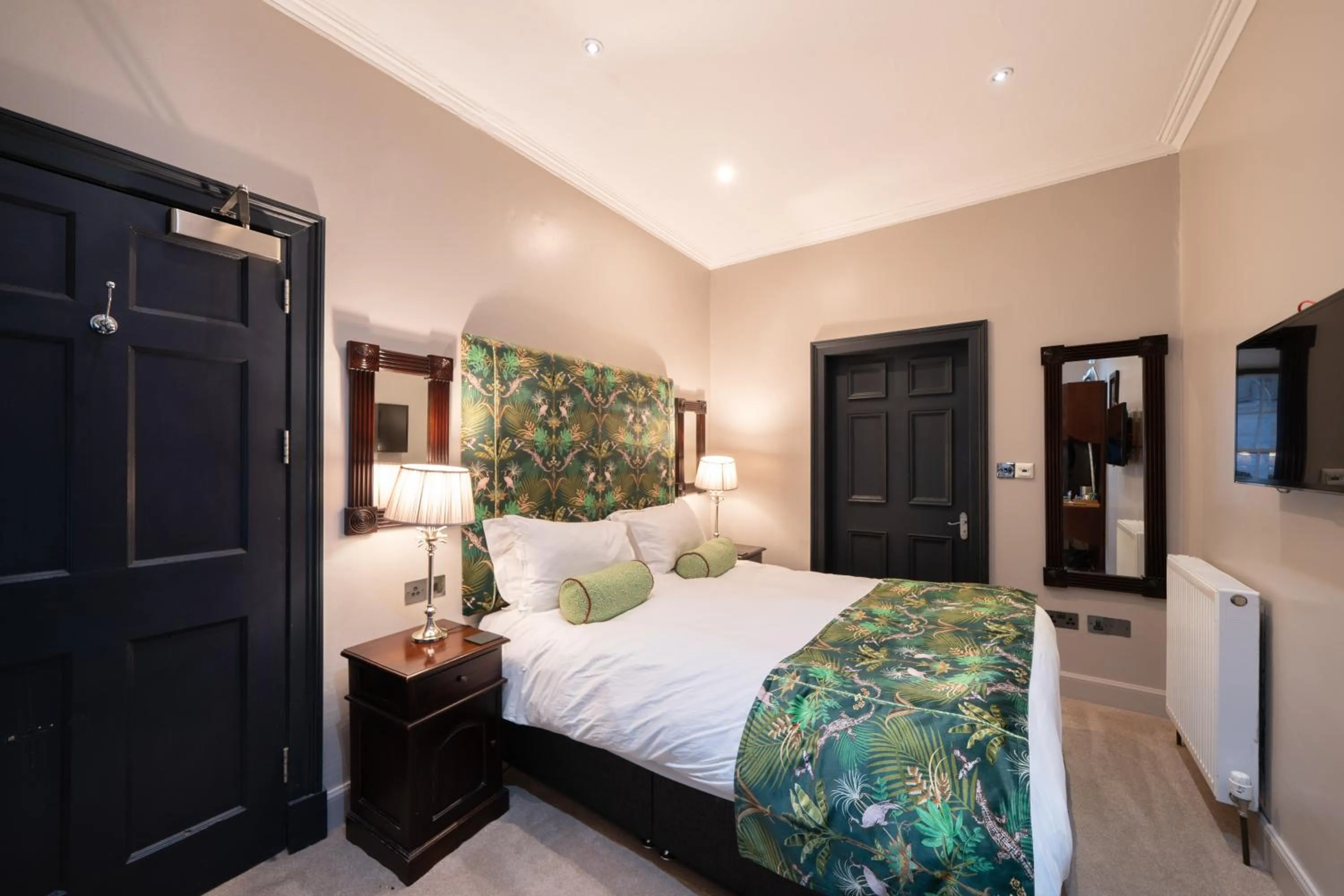 Bedroom, Bed in No11 Boutique Hotel & Brasserie