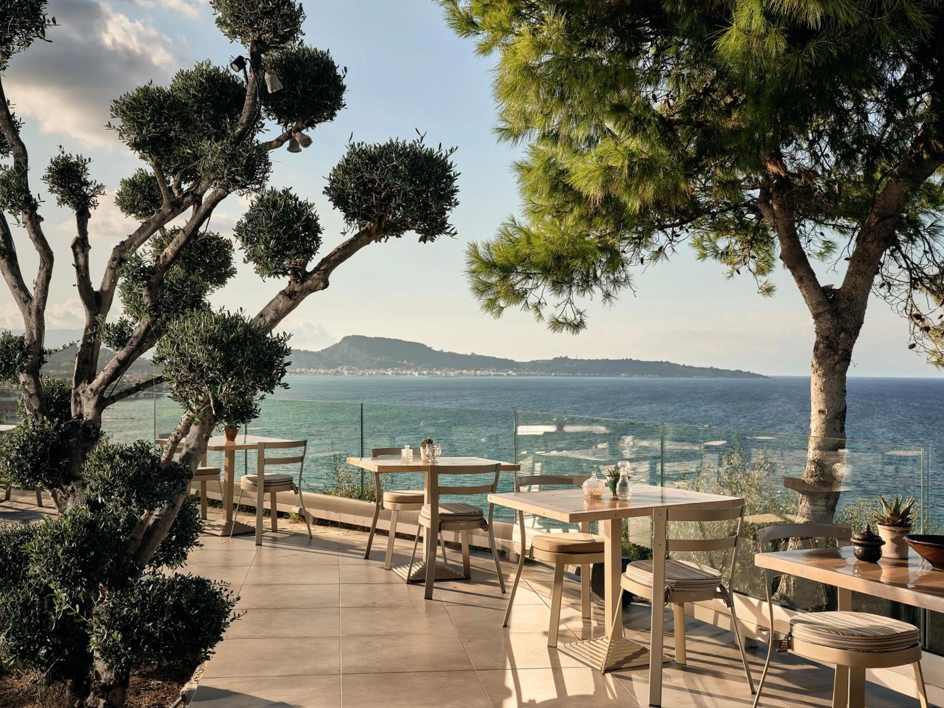 Restaurant/places to eat in Ionian Hill Hotel
