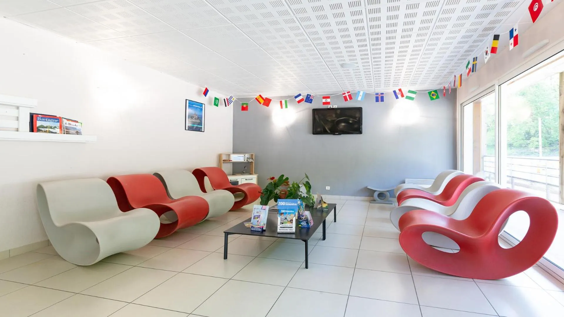 Lounge or bar in Vacancéole - Le Domaine du Mont - Mont St Michel