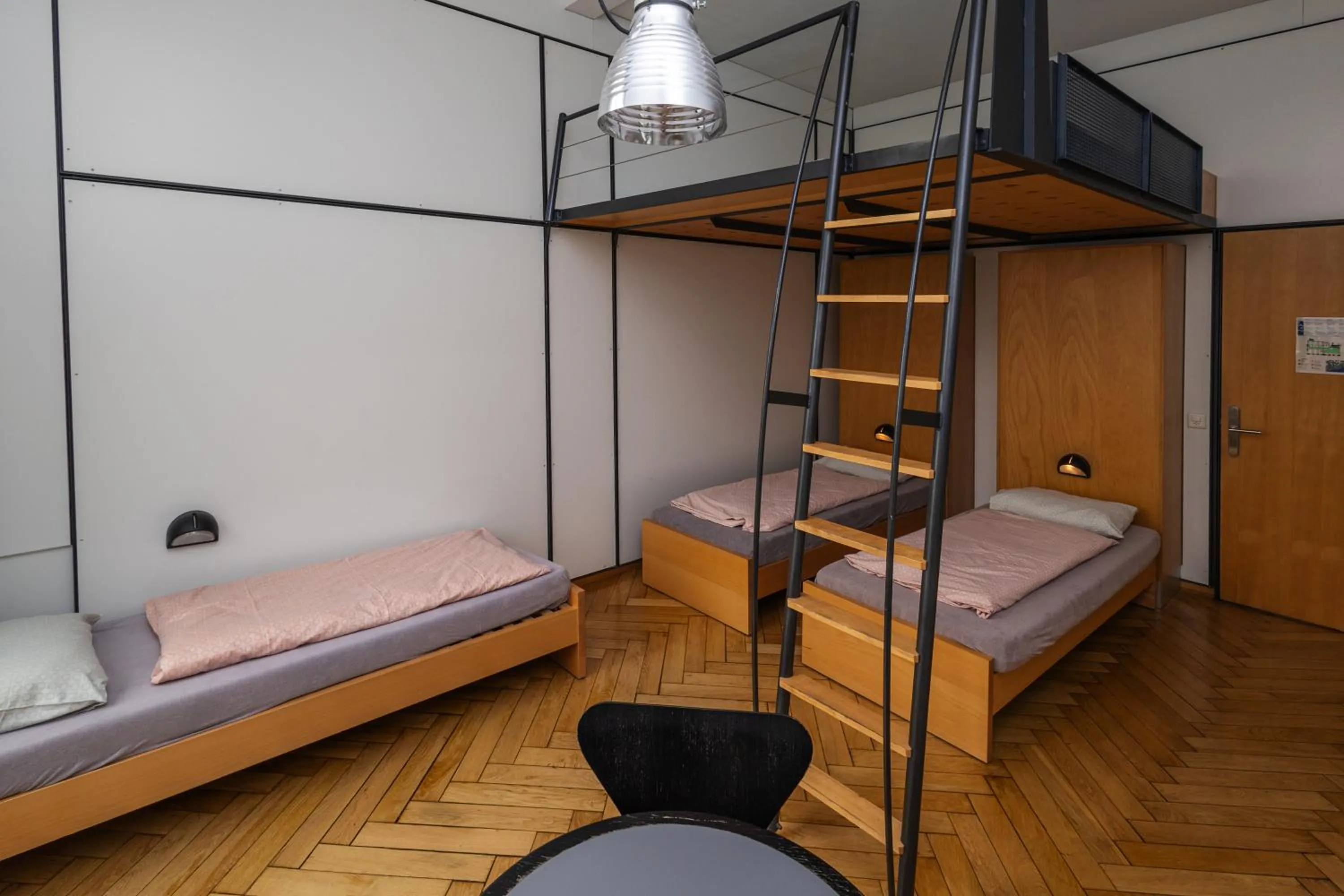 Sextuple Room with Shared Bathroom in Solothurn Youth Hostel