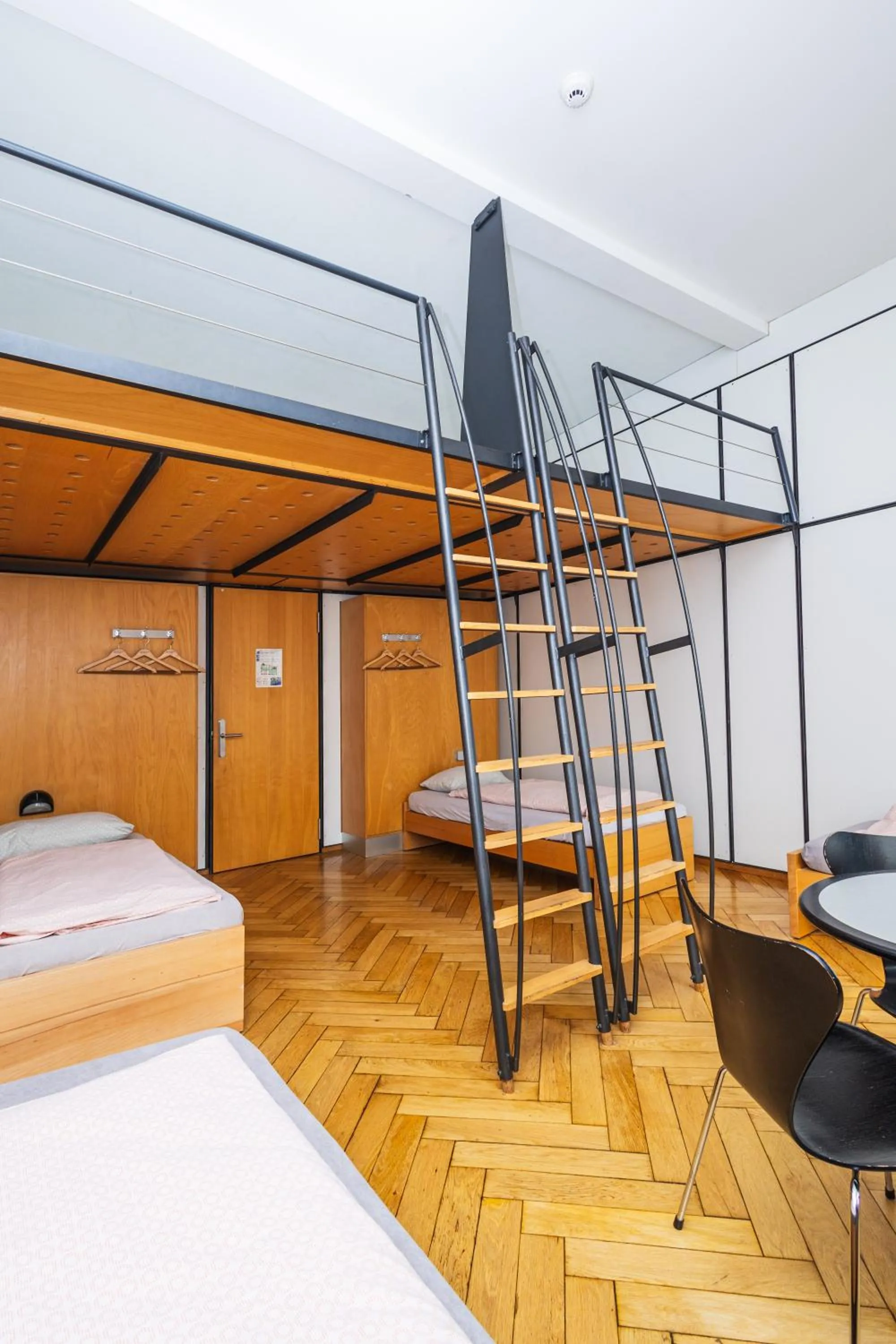 Bed in 6-Bed Dormitory Room in Solothurn Youth Hostel